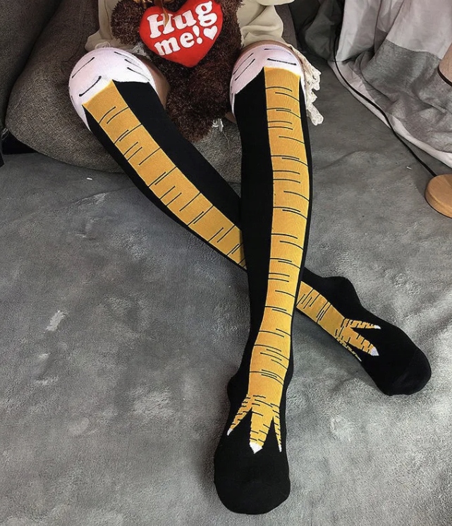 MODNE SKARPETKI DŁUGIE ZAKOLANÓWKI WZÓR 3D NOGI KURCZAKA POMARAŃCZ ONE SIZE Kod producenta S12 Y