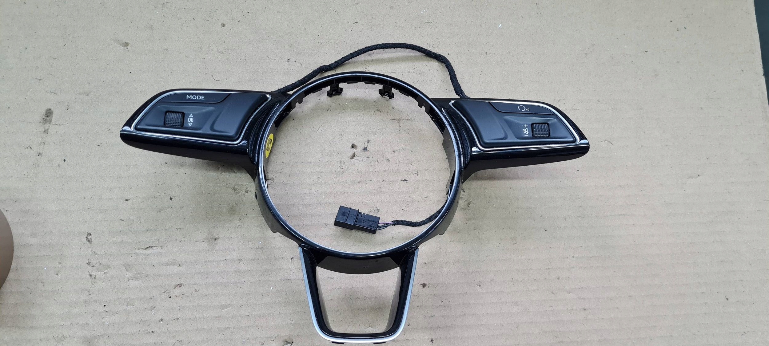 A4 B9 8W RING des Lenkrads DEKOR OZDOBNY 8W0419091F 8W0951523D A5 8W