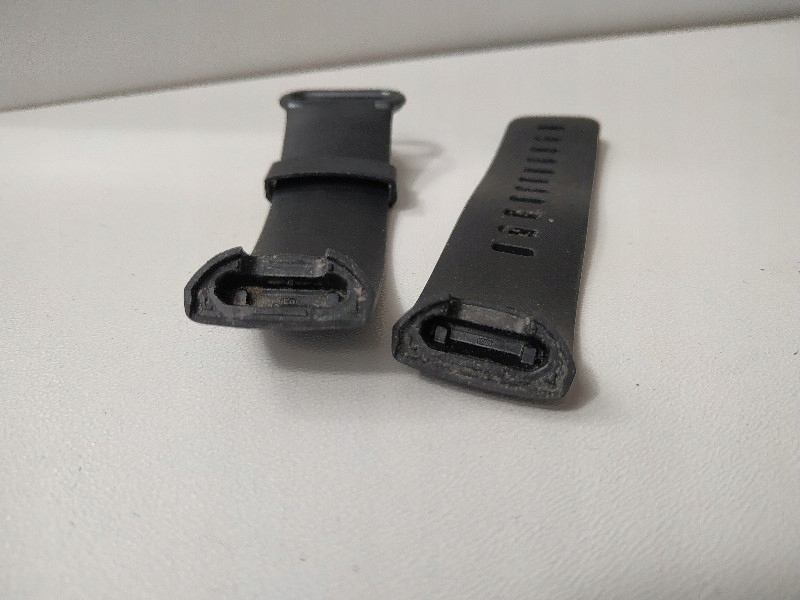 SMARTWATCH ZEGAREK FITNESS FITBIT CHARGE 4 CZARNY EAN (GTIN) 0811138038670