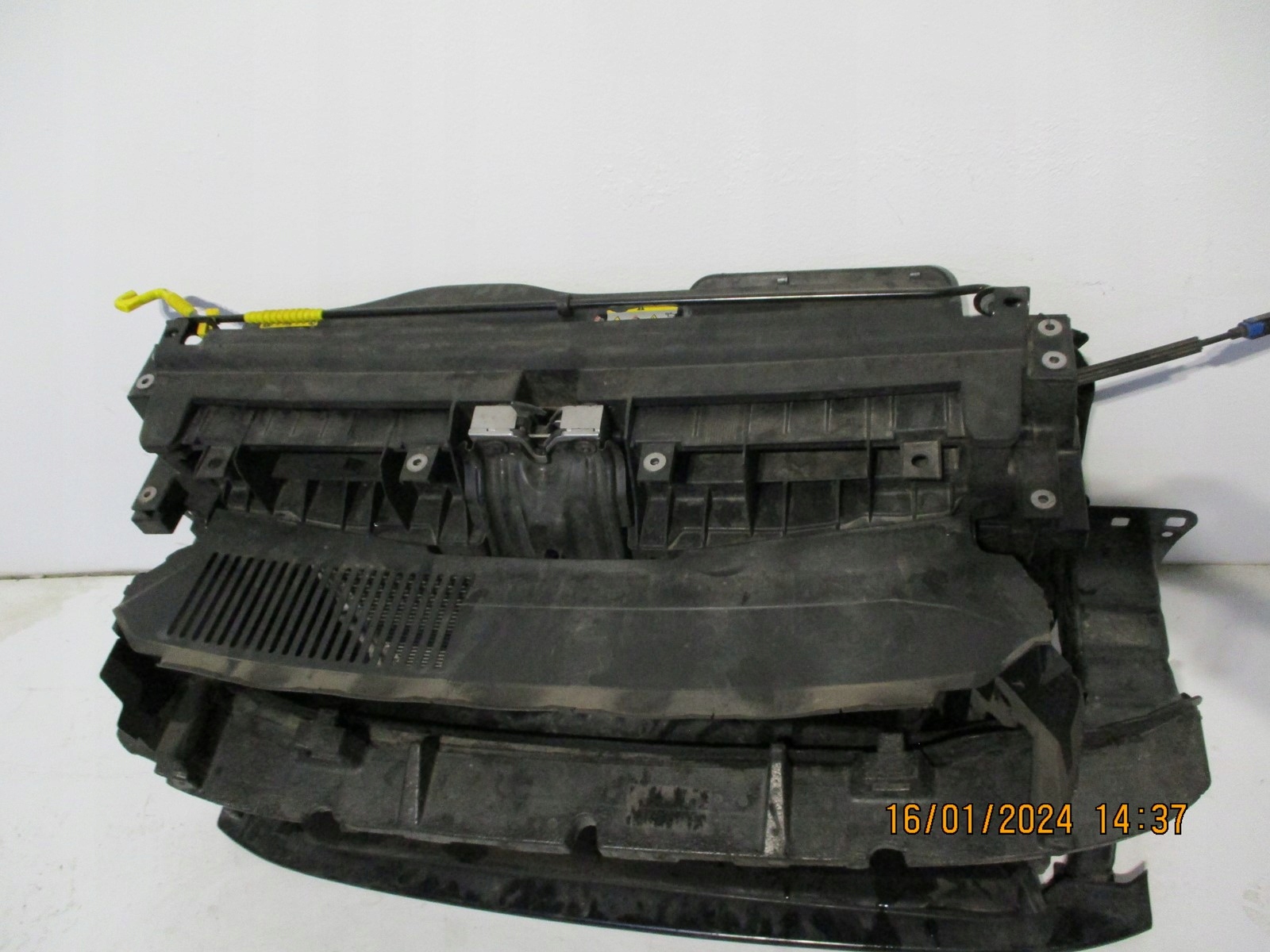 Pas przedni chłodnice SEAT TARRACO 5FJ Numer katalogowy części PAS TARRACO