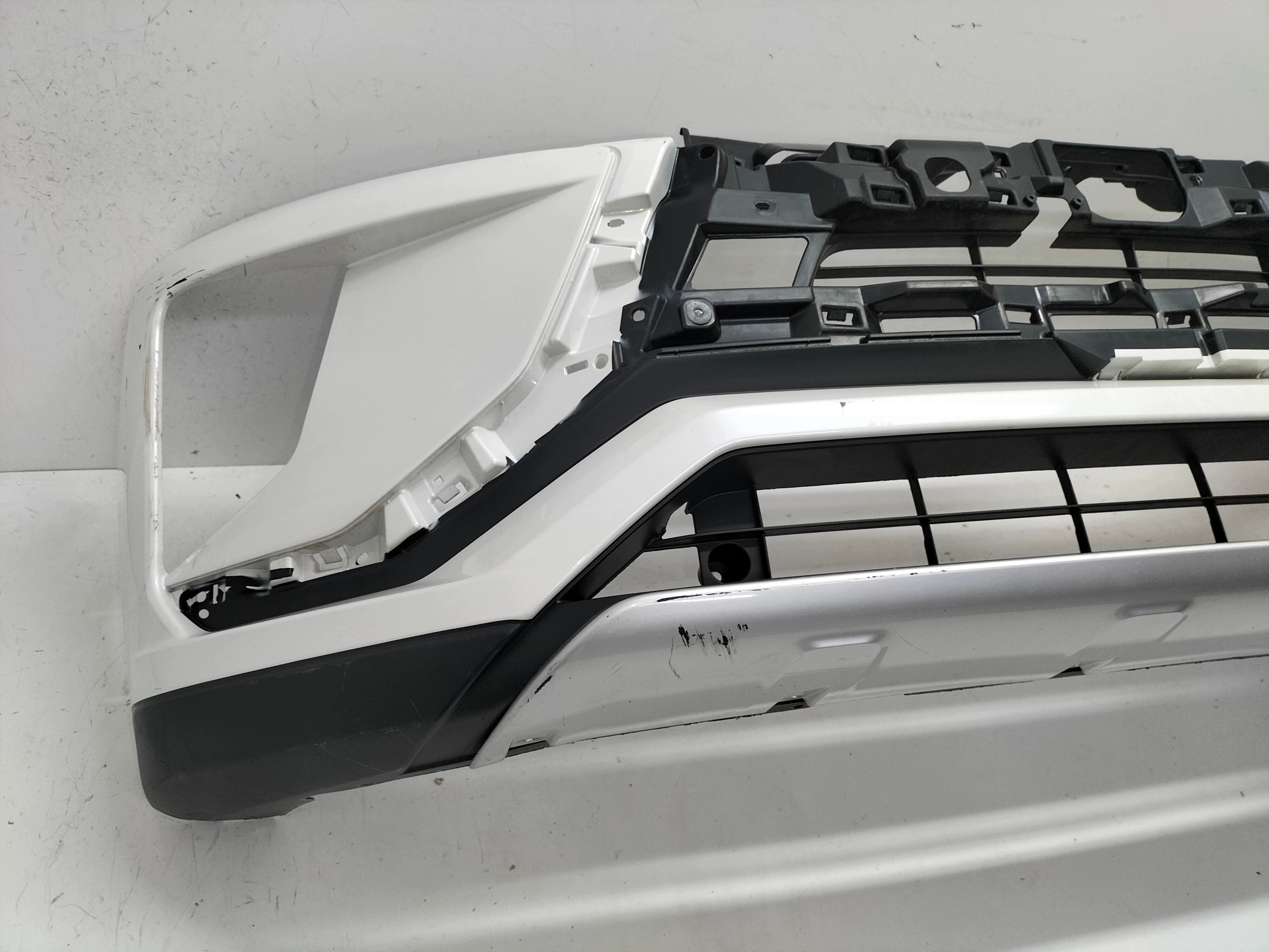 Frontstoßstange vorne MITSUBISHI ECLIPSE CROSS 18-21