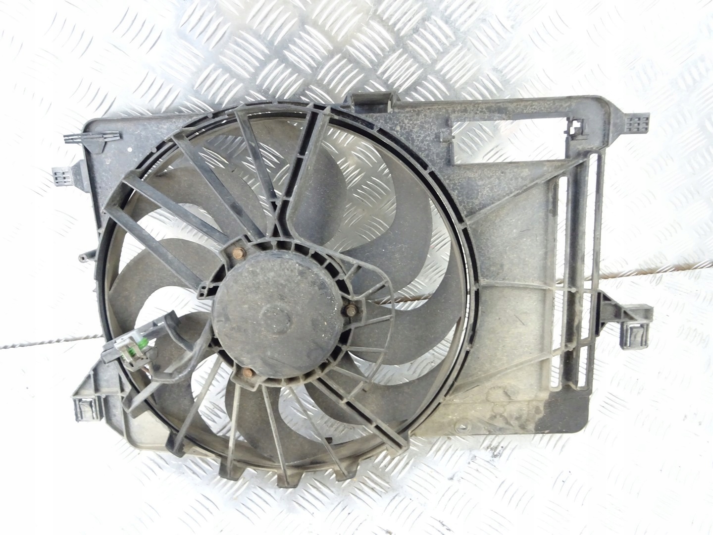FORD FOCUS MK3 lüftergehäuse 8V61-8C607-EB 1.6 TDCI