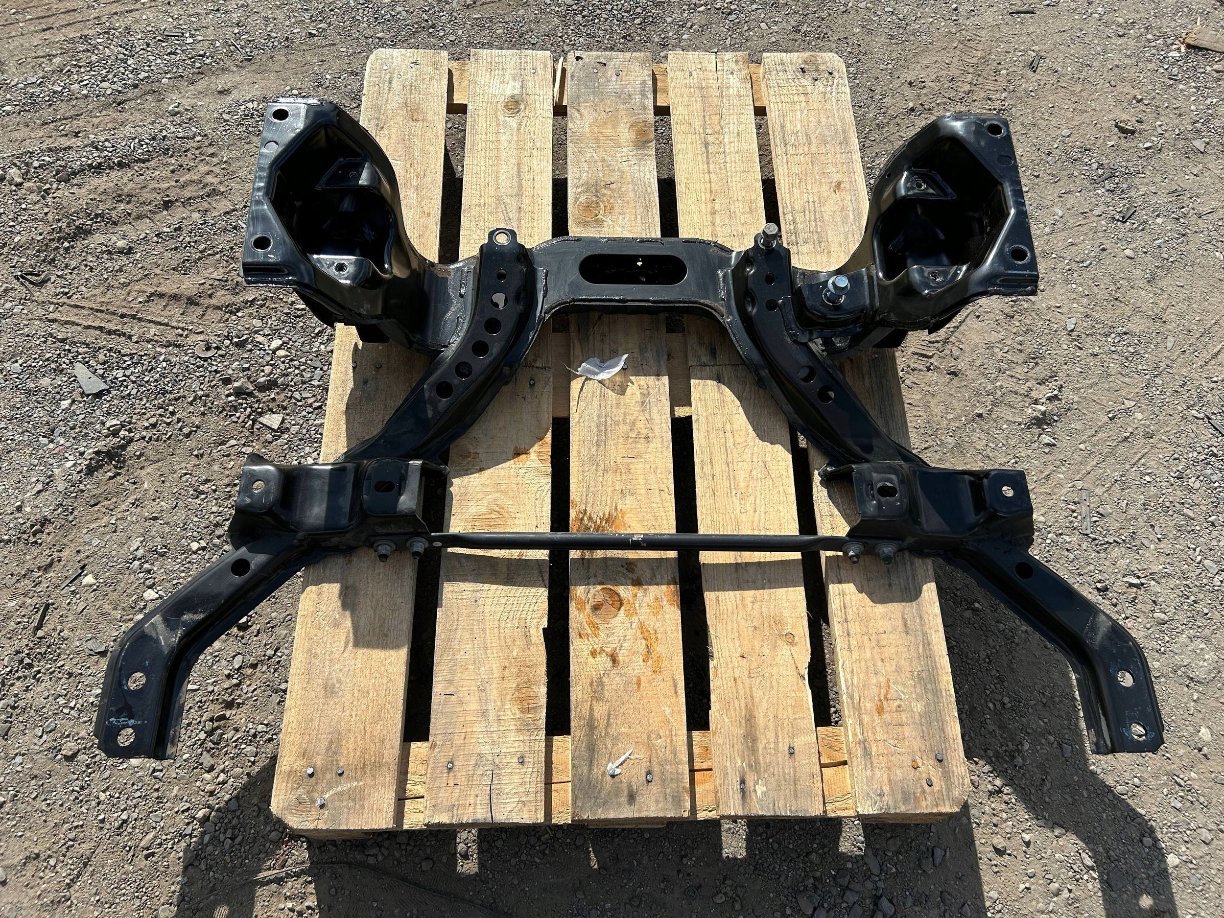 axle beam subframe sider front front Ford Mustang V 3.7 5.0 2011-2014