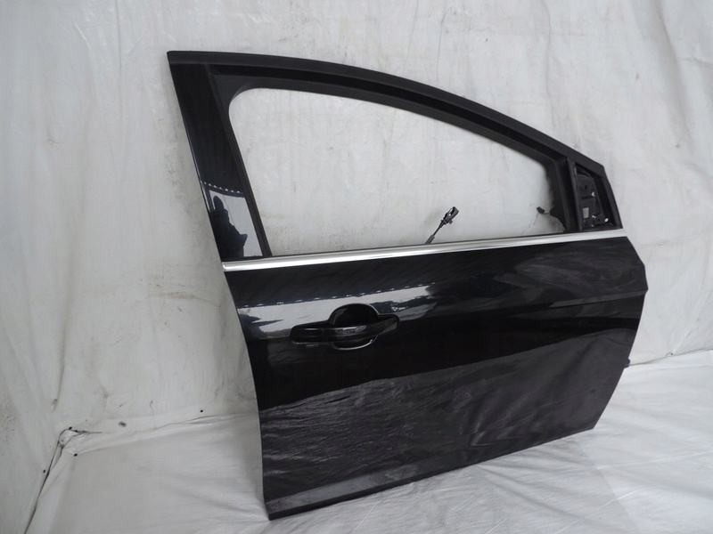 FORD FOCUS MK3 LIFT DRZWI PRAWE PRZÓD KOMPLETNE Strona zabudowy przód - prawa