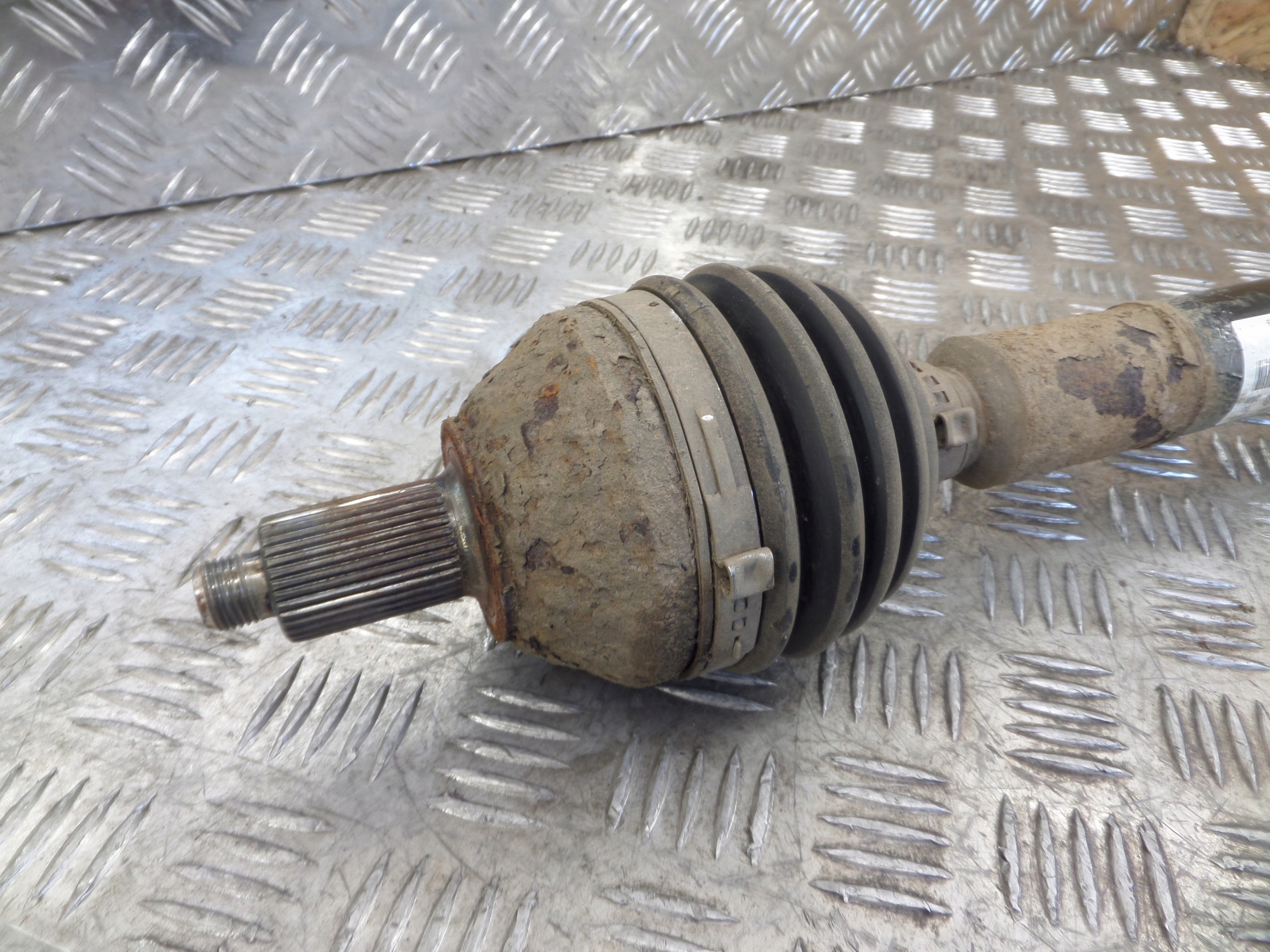 VW SEAT SKODA 1.4 TDI - semi-axis right 6C0407272C