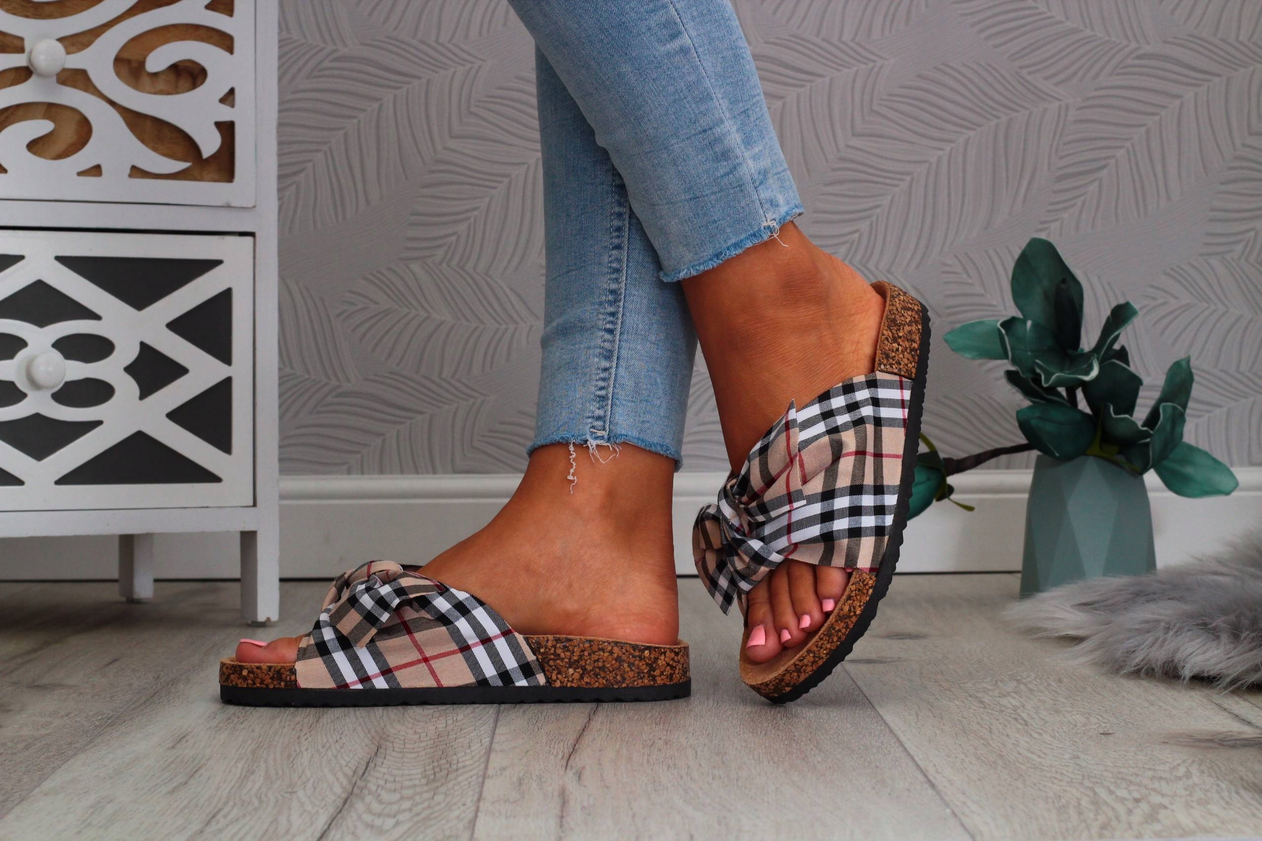 KLAPKI DAMSKIE Z KOKARDĄ BUTY PROFILOWANE PŁASKIE Długość wkładki 23 cm