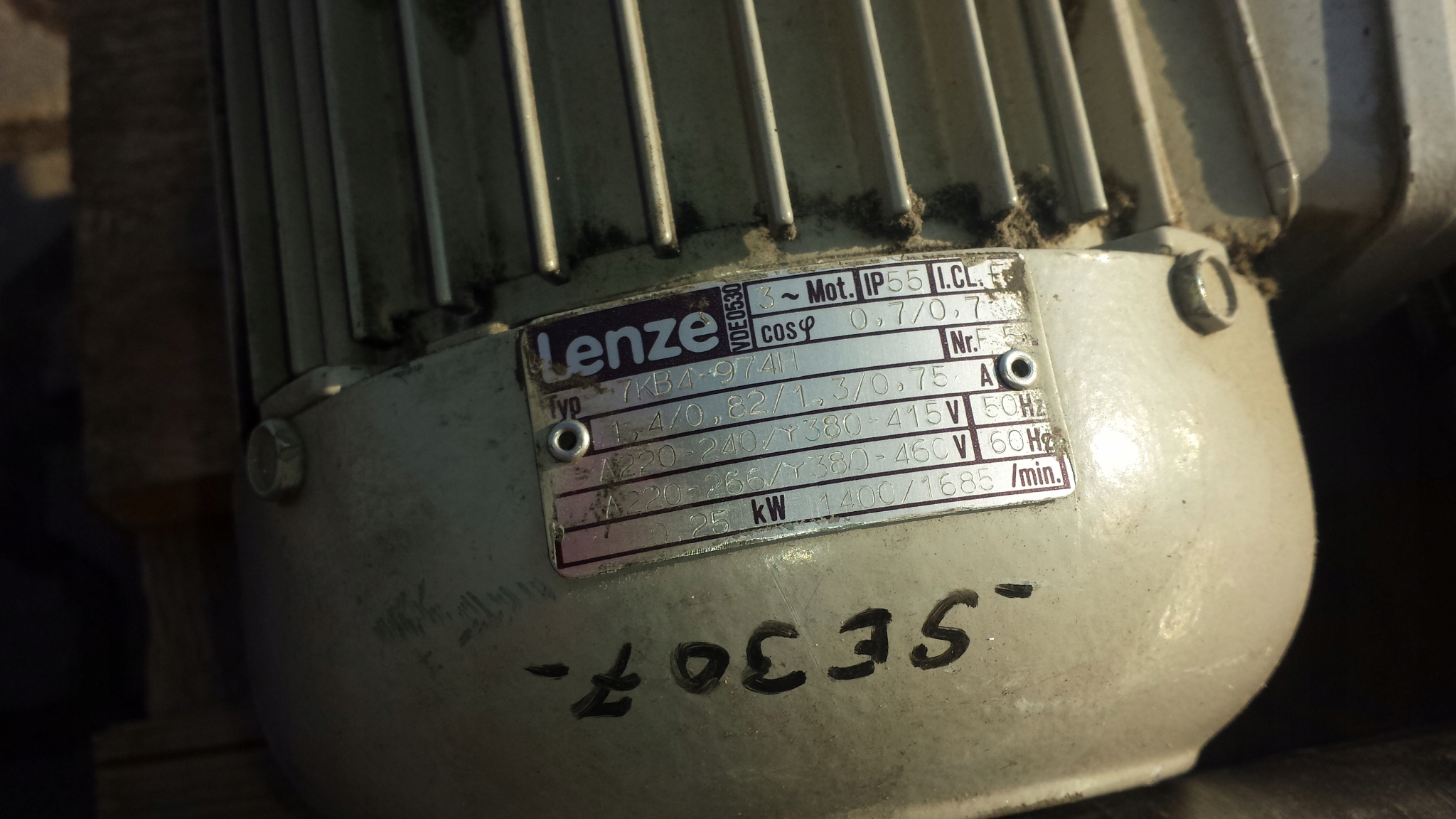 Motoreduktor LENZE 7KB4-974H /0.25kW 1400/162r/min Kod producenta 7KB4-974H