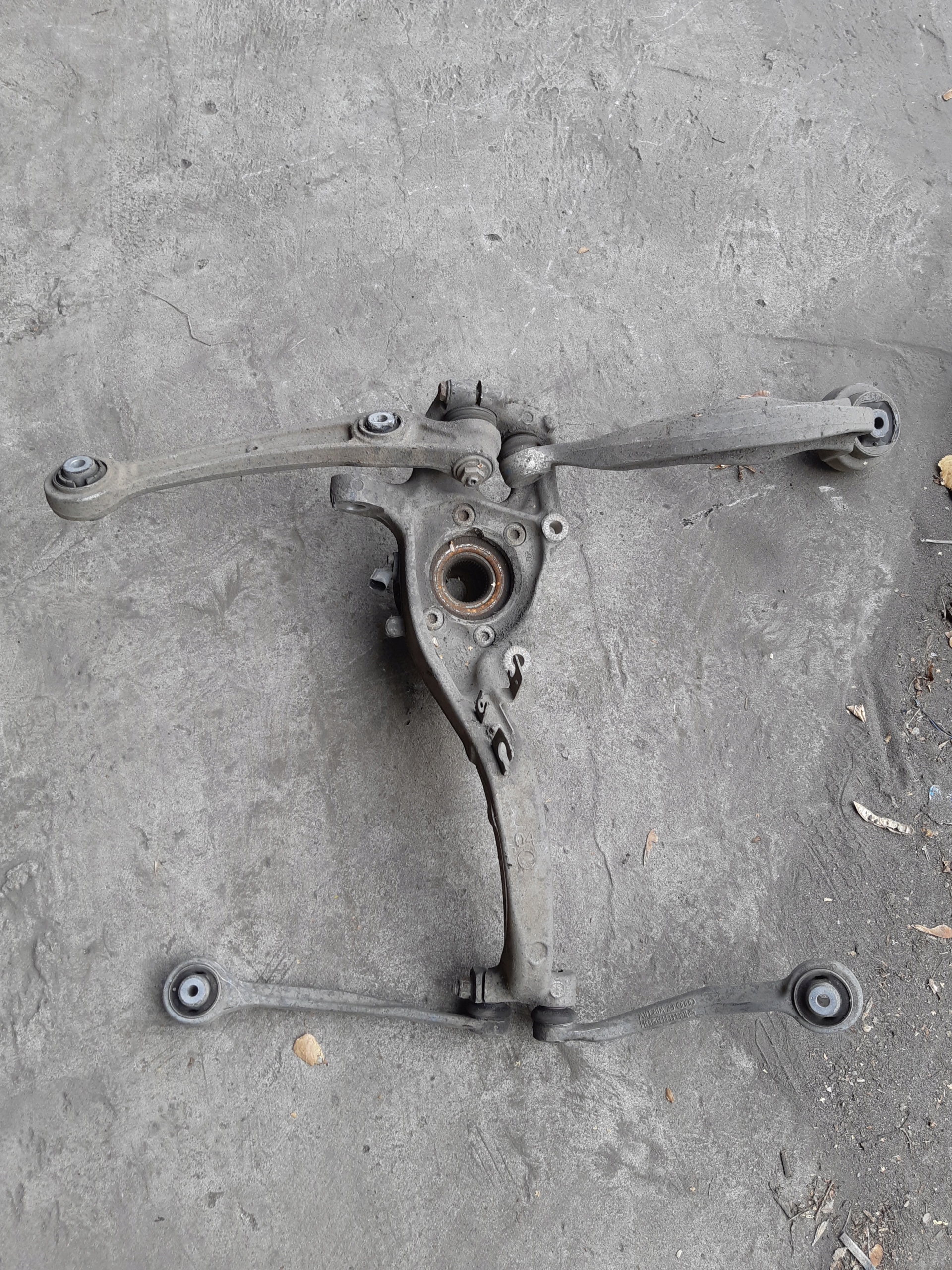 AUDI A4 B8 A5 8T A6 C7 A7 swing left left front 8K0407257AA