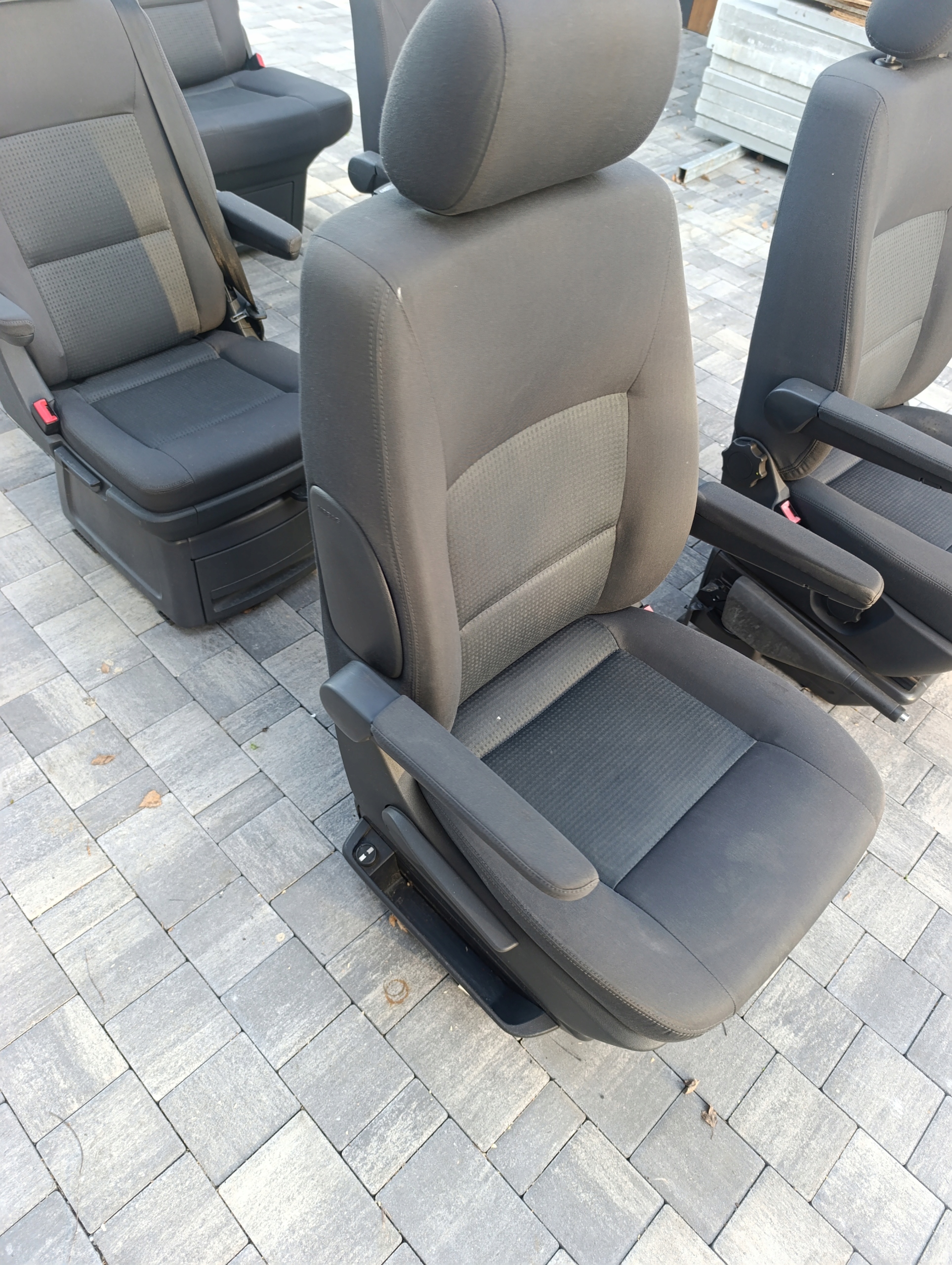 VW T5 T6 MULTIVAN seats front front Z PODLOKIETNIKAMI ANTRACYT