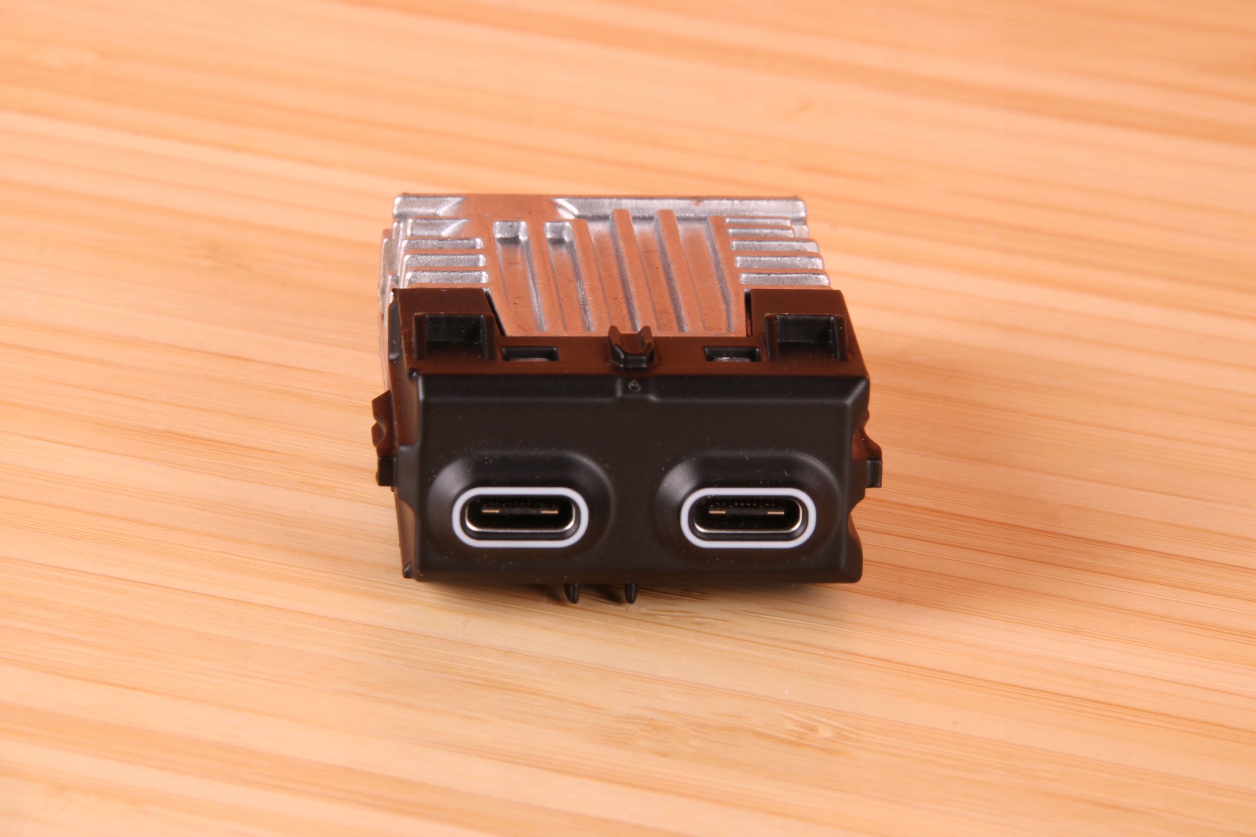 BMW 5 G60 PODWOJNE Adapter, Stecker PORT USB 5A27DF8
