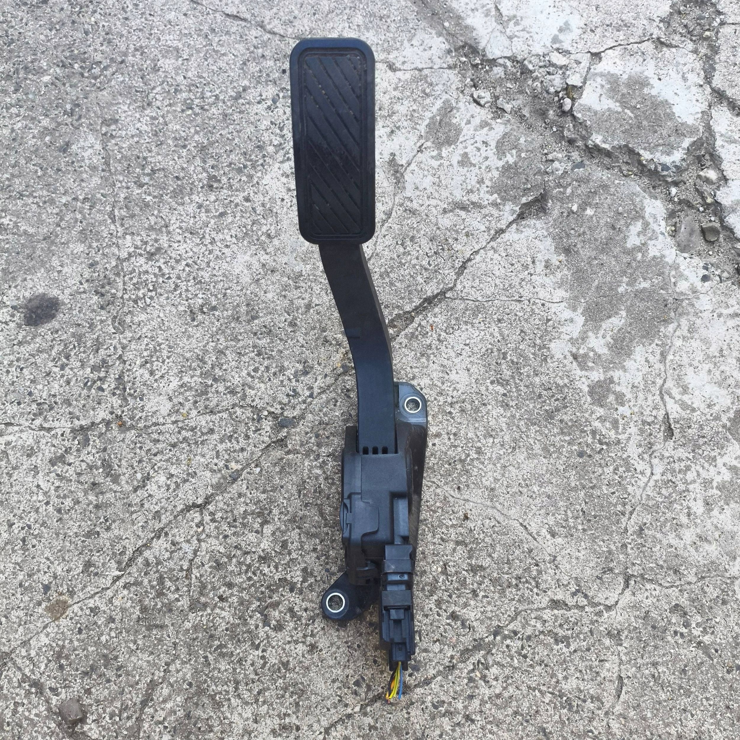 accelerator pedal potentiometer Ford Fiesta MK7 LIFT 1.0 2015