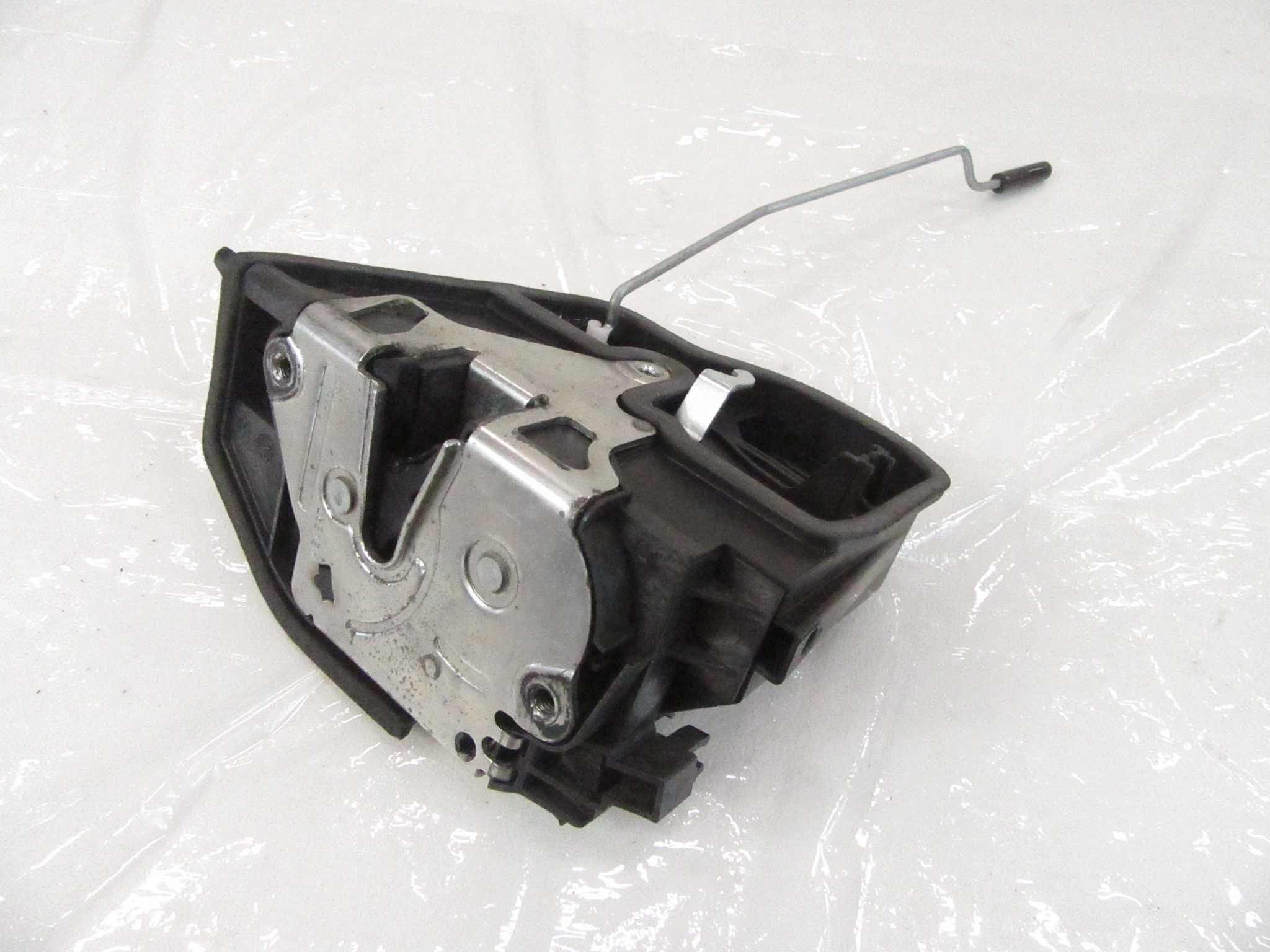 lock left front BMW e60 e61 e65 e70 e83 e84 e90 e91 F01 F10 F22 F25 EU