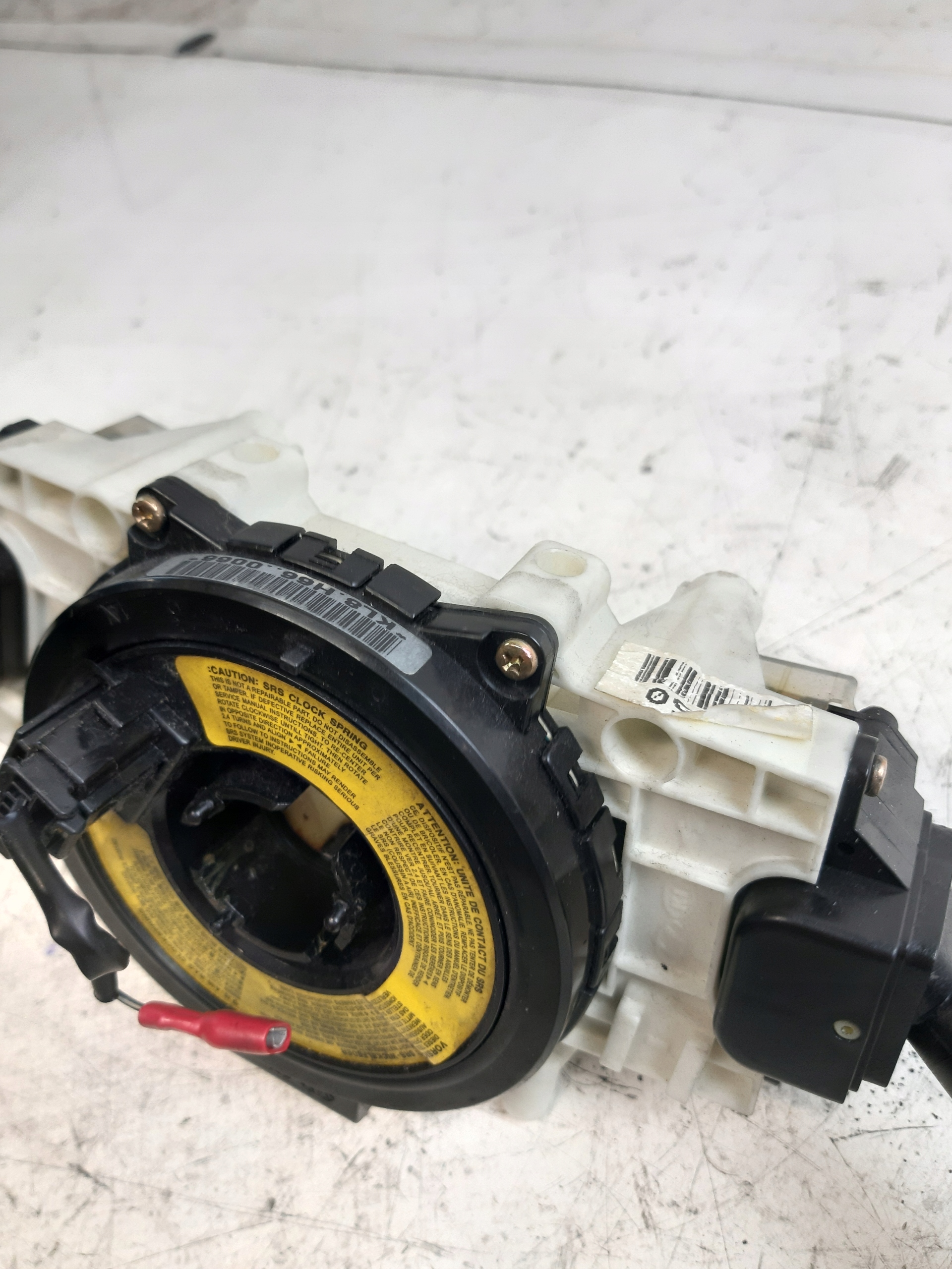KIA CERATO and steering wheel levers and controls D050 ring airbag EU