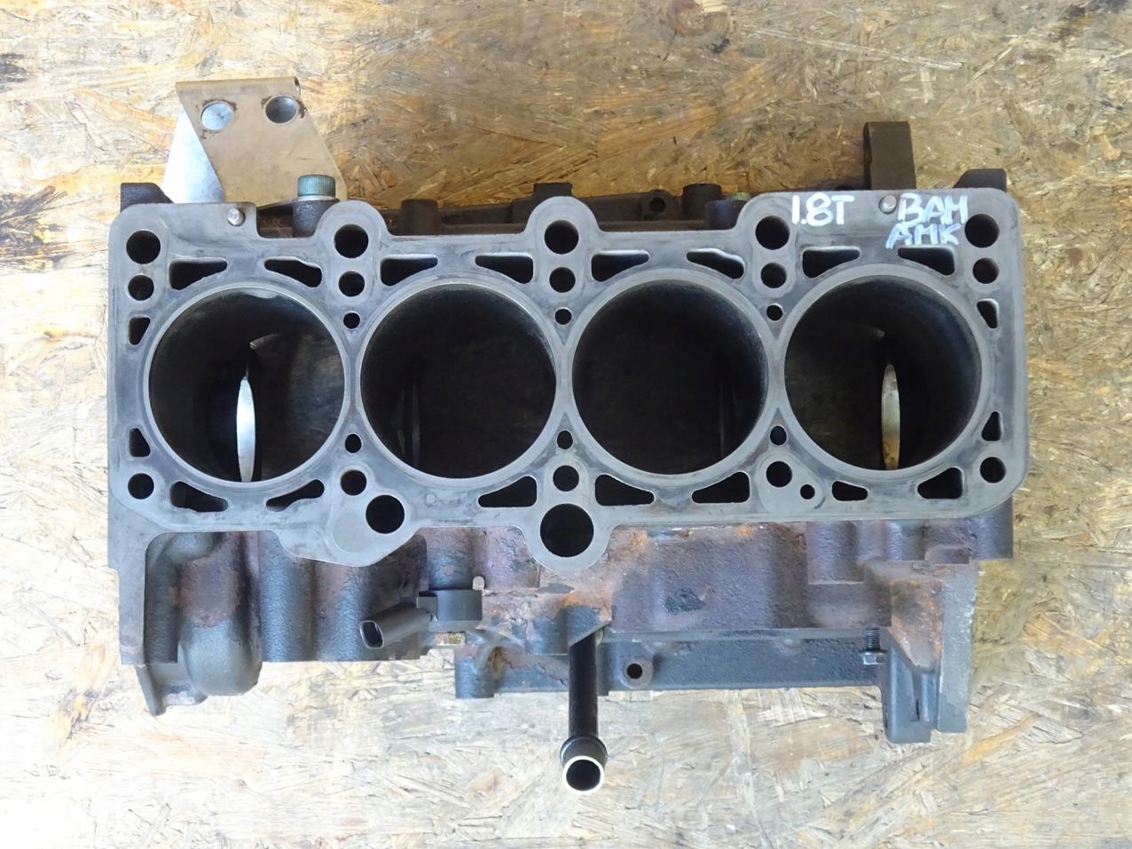 AUDI TT 8N S3 8L LEON CUPRA R 1.8T BAM AMK APX APY BLOK SILNIKA 06A103021C Jakość części (zgodnie z GVO) O - oryginał z logo producenta pojazdu (OE)