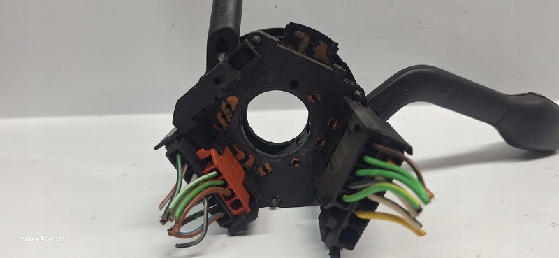Commodo essuie glace VW POLO 6N0953503