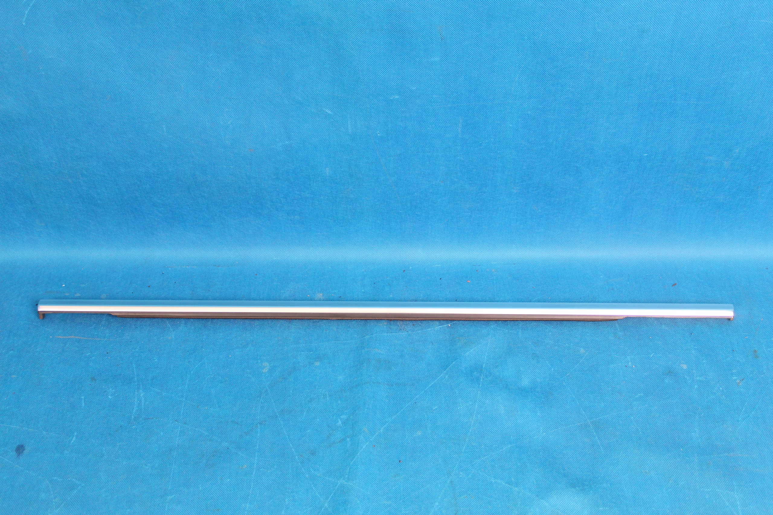 VW TOUAREG 7P II LIFT LISTWA DRZWI TYŁ PRAWY 2015R 7P0839476G