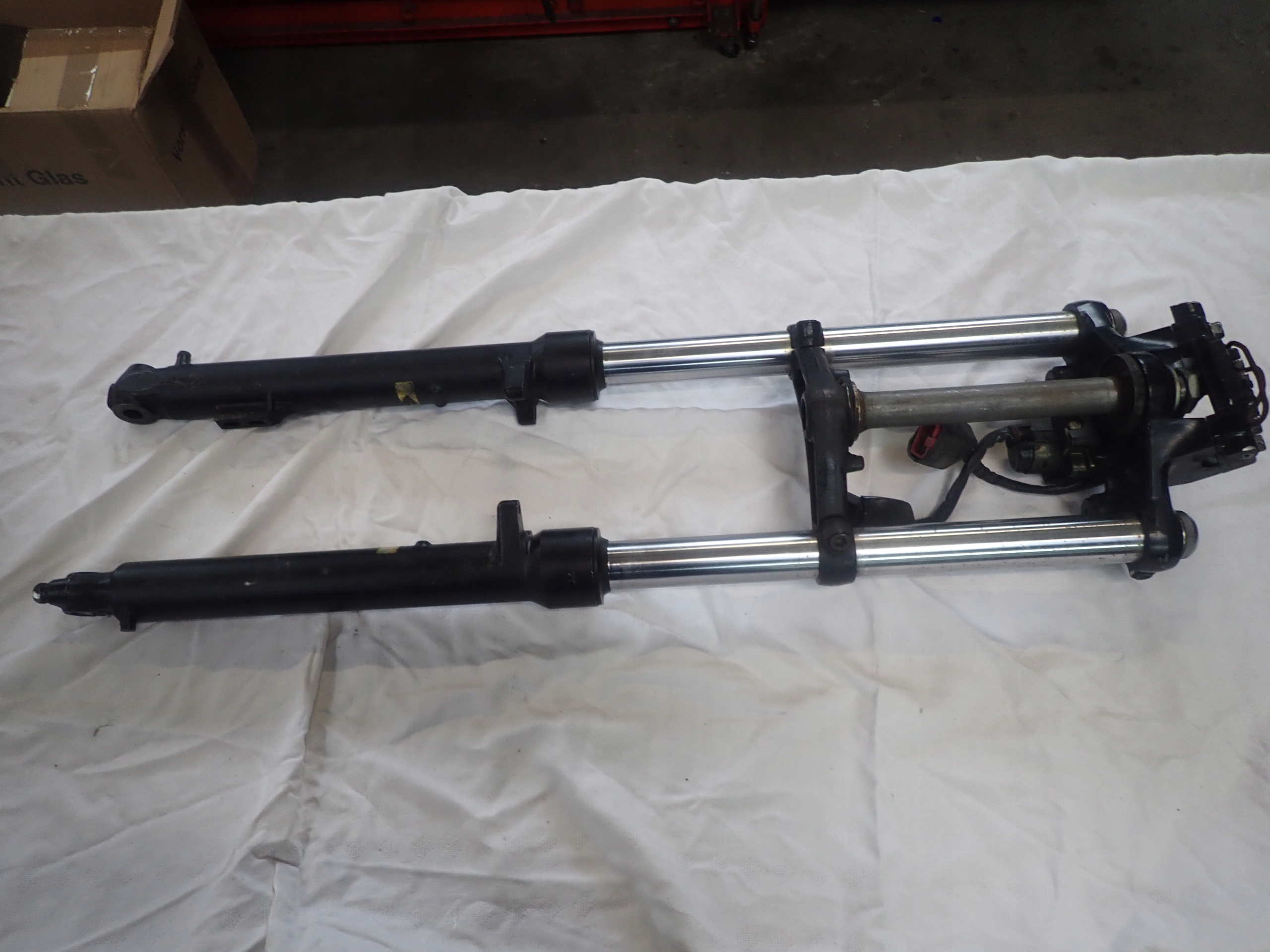 122243 - Honda VT 500 E Підвіска передній замок запалювання