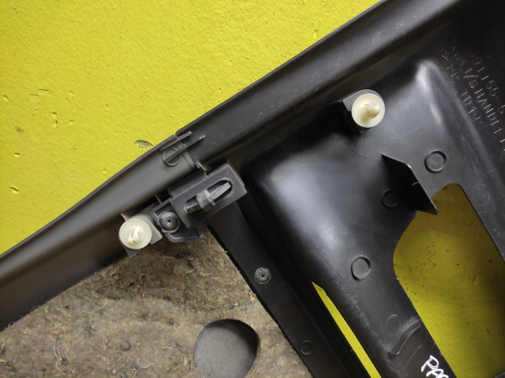 MITSUBISHI PAJERO 3 upholstery door left rear part