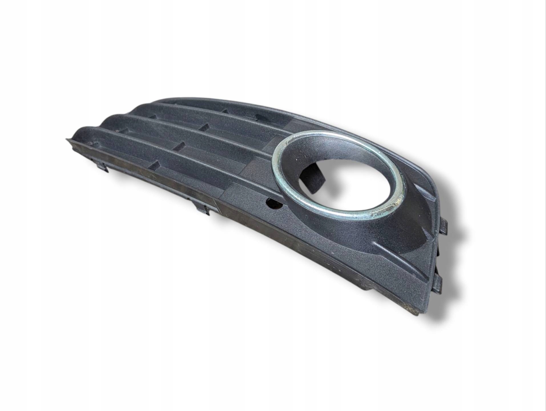 side grid of a bumper left side Audi A4 B8 2009 8KD807681