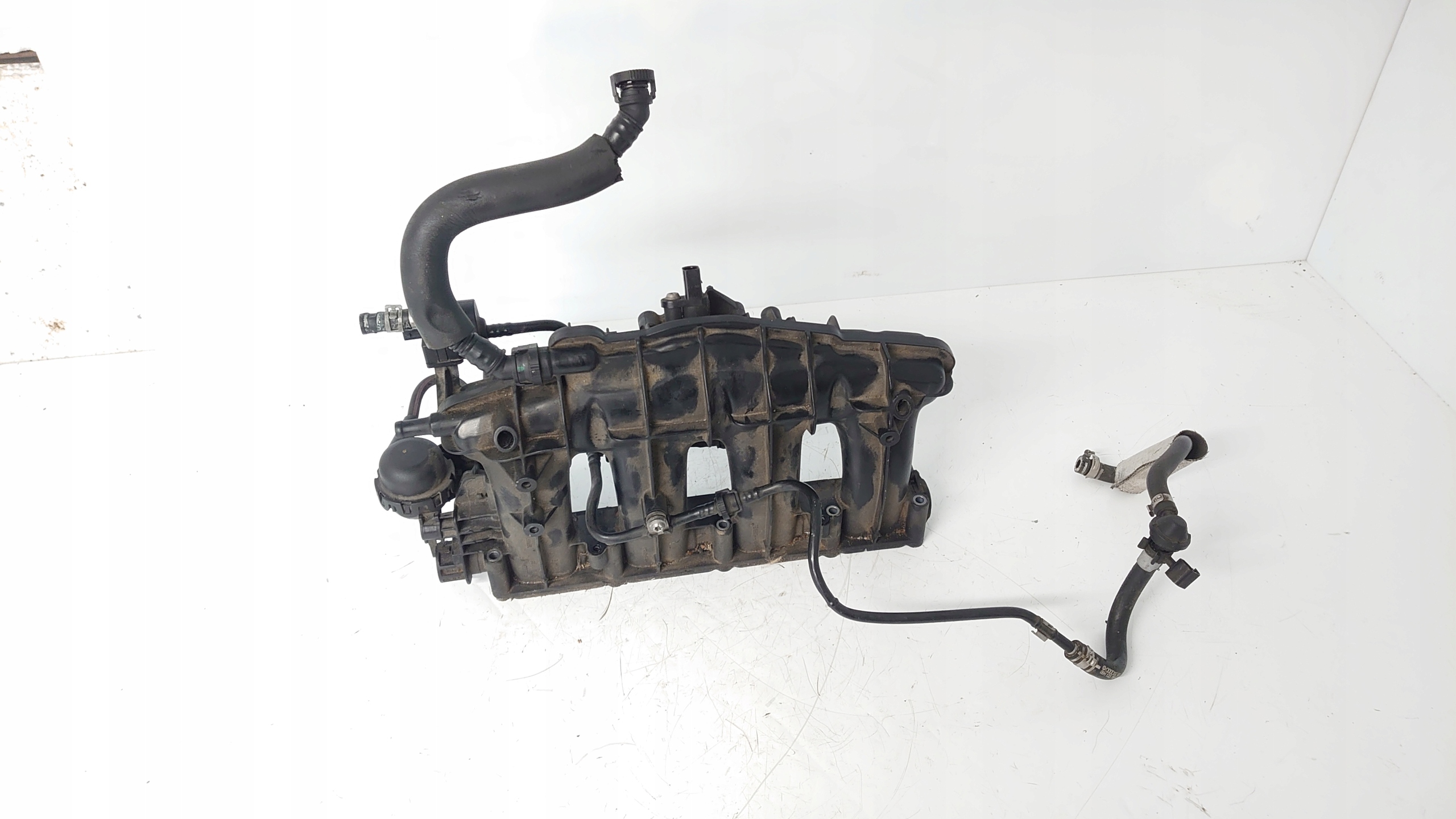 intake manifold AUDI A4 A5 Q5 2.0 TFSI 06H133185AE