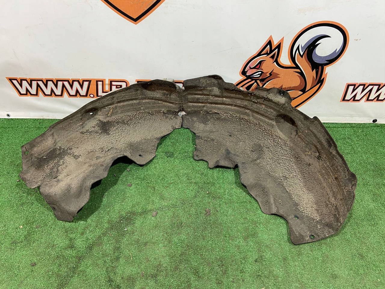 NADKOLE LEWY TYł JAGUAR I-PACE X590 J9D3-279D23-AB