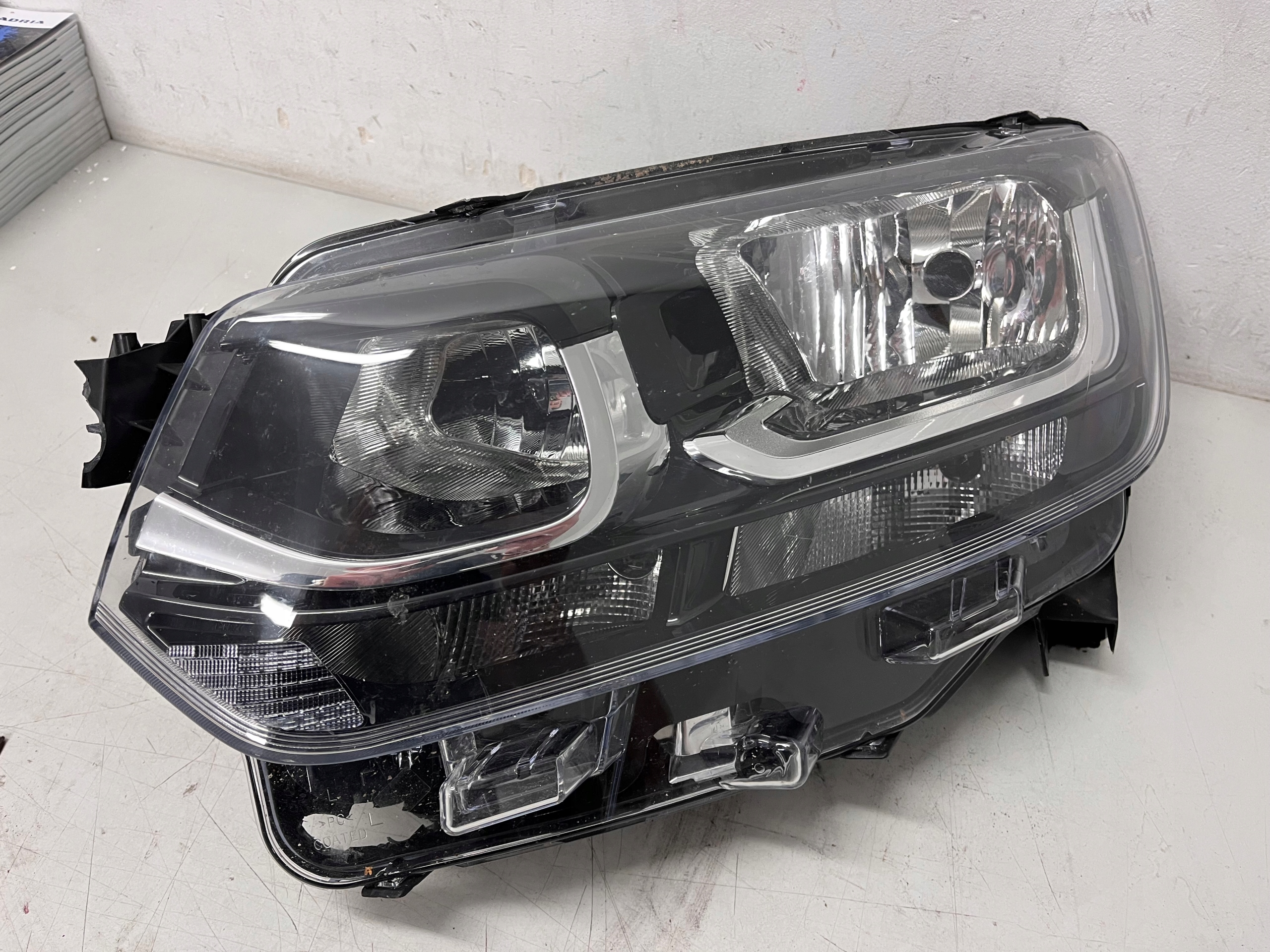 ЛІВА ФАРА ПЕРЕДНЯ TOYOTA PROACE СІТІ 9835780680