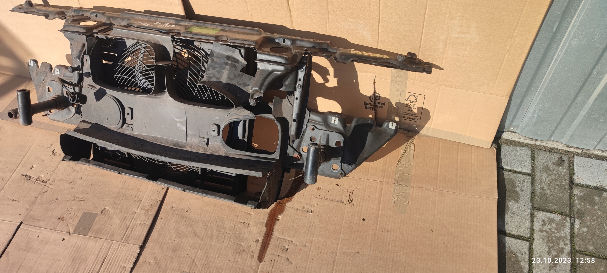 BMW E39 stěna chladičů příčka ventilátor 2.0 2.5 Benzín