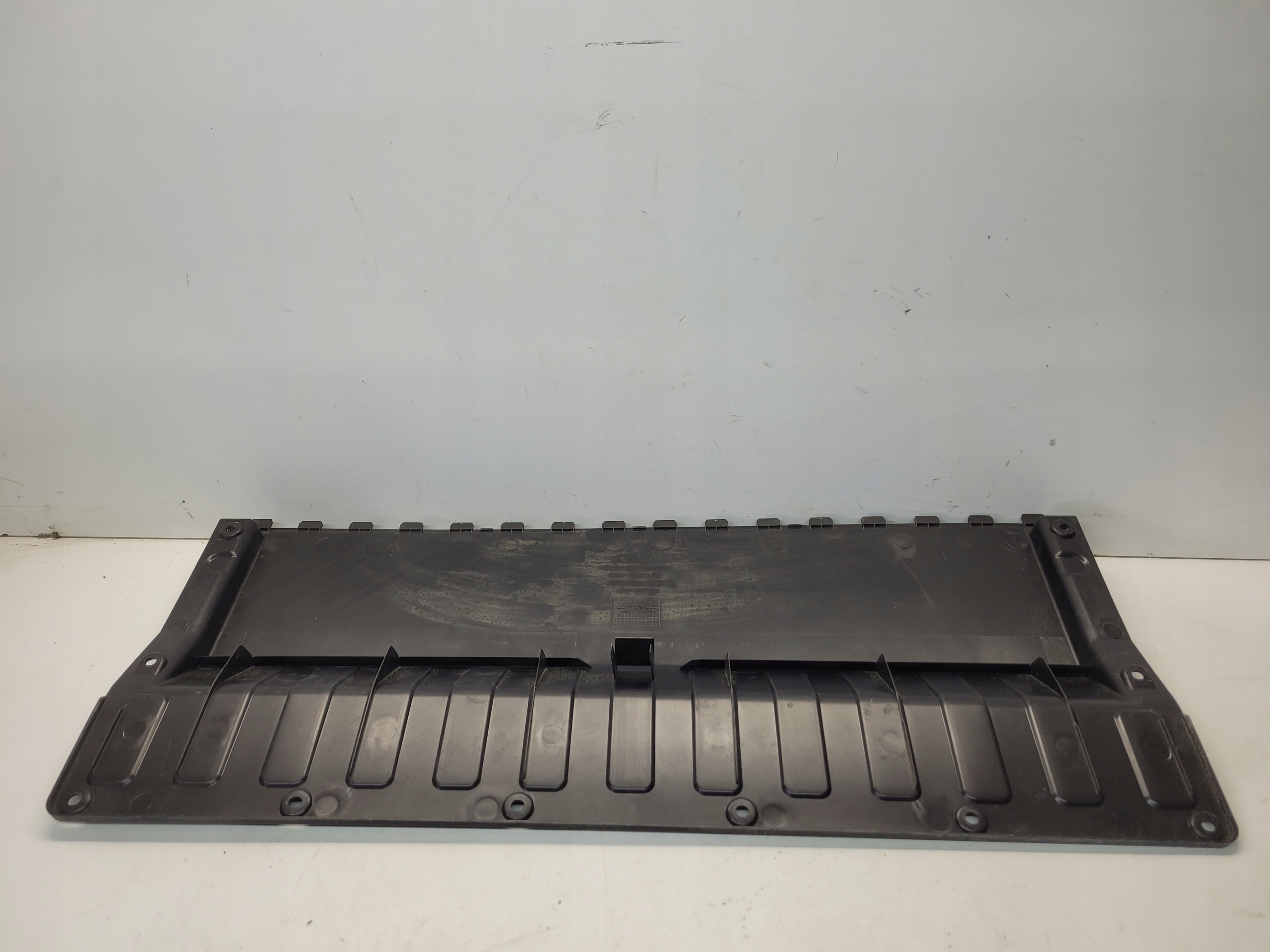 floor boot AUDI A6 C6 AVANT 4F9864797B