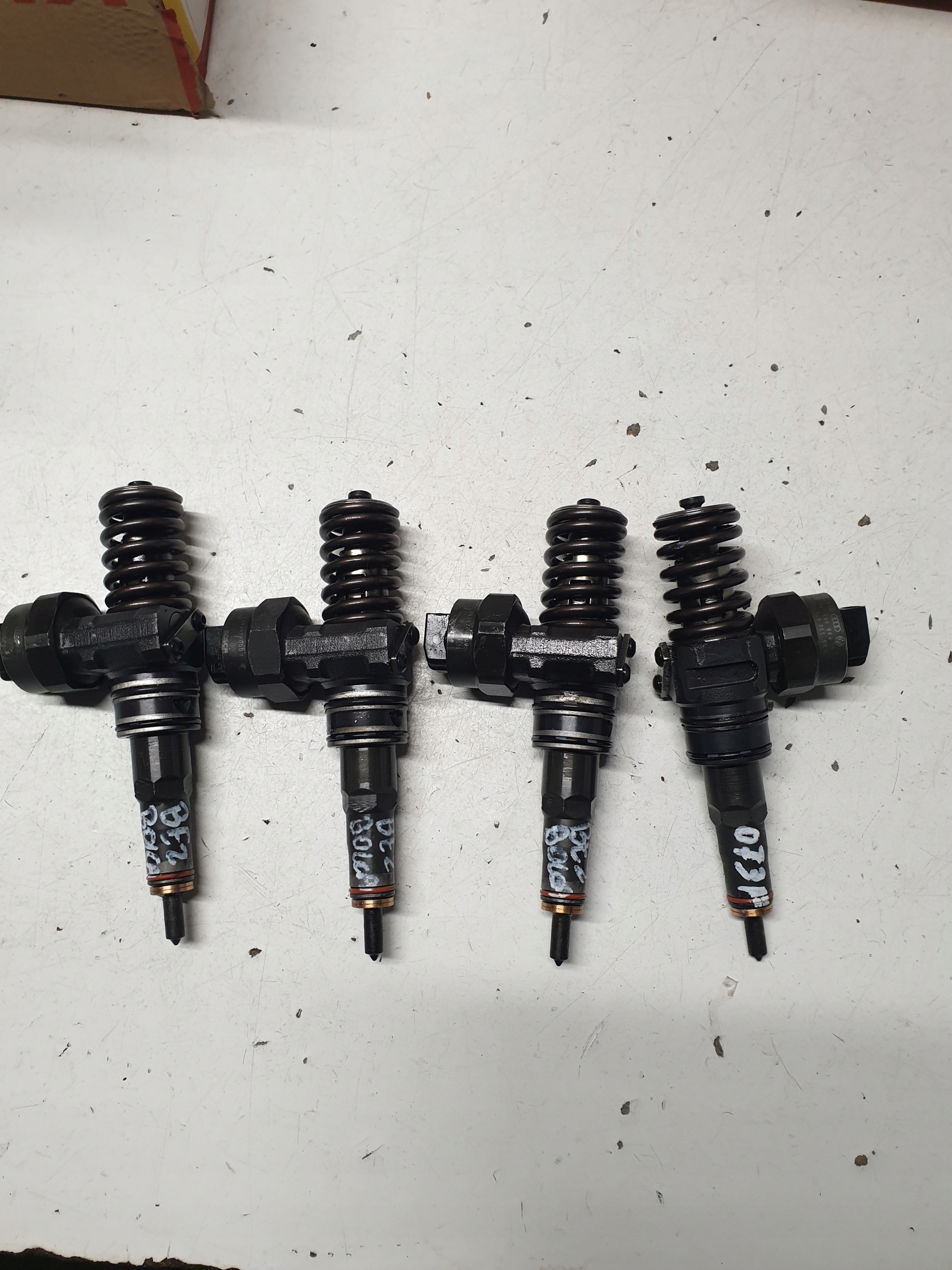 НАСОС БРИЗОК 038130073F VW SKODA AUDI 1.9 TDI