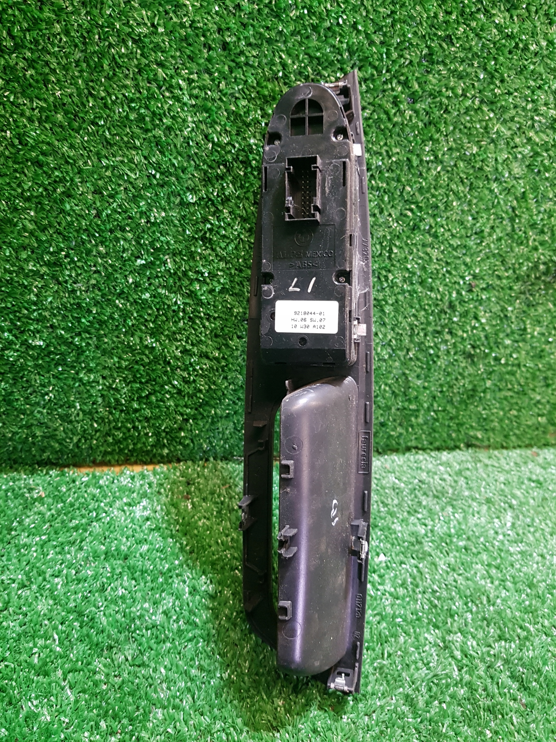 control panel of the window driver´s BMW X5 9218044
