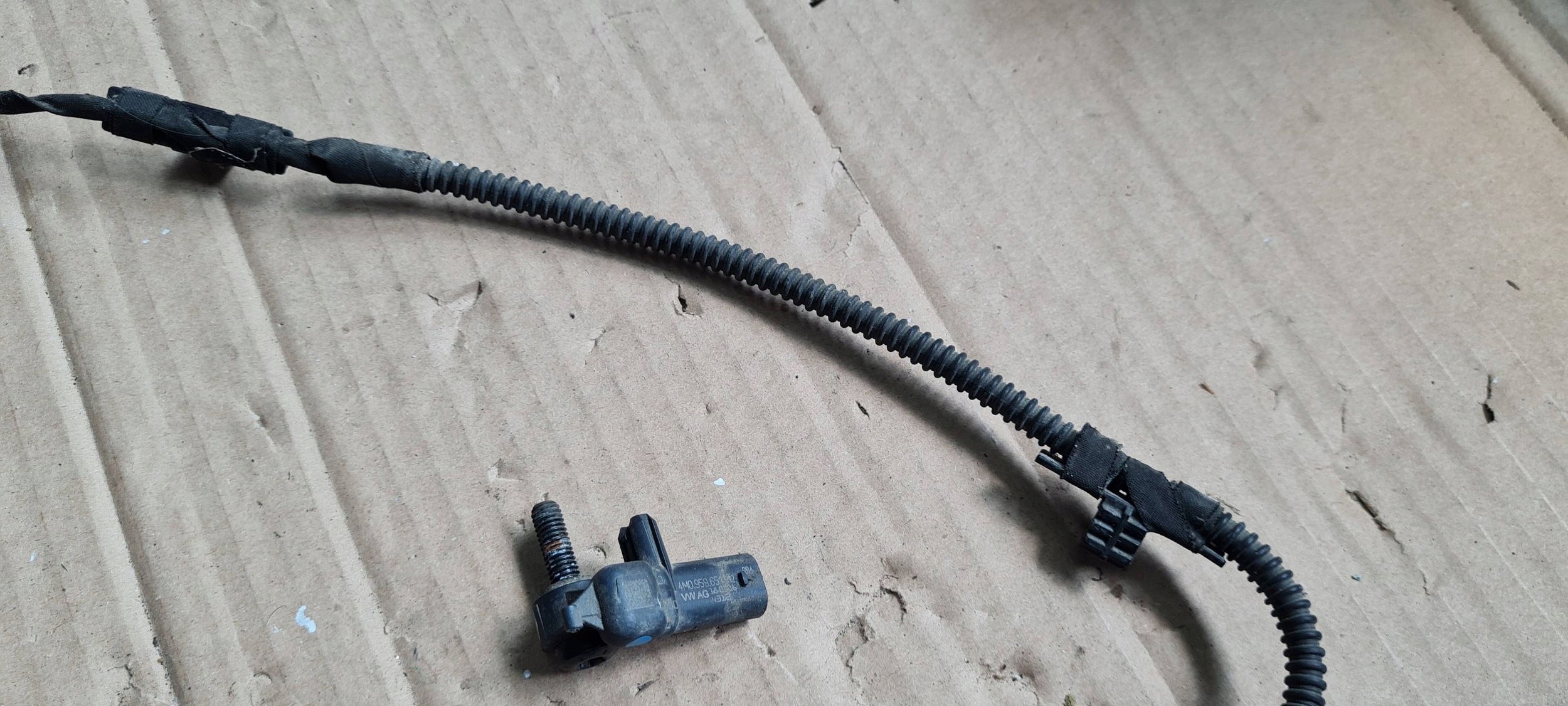 A4 B9 8W S4 impact sensor connecting spoiler 4M0959651 S5 Q7 Q5 A5 8W