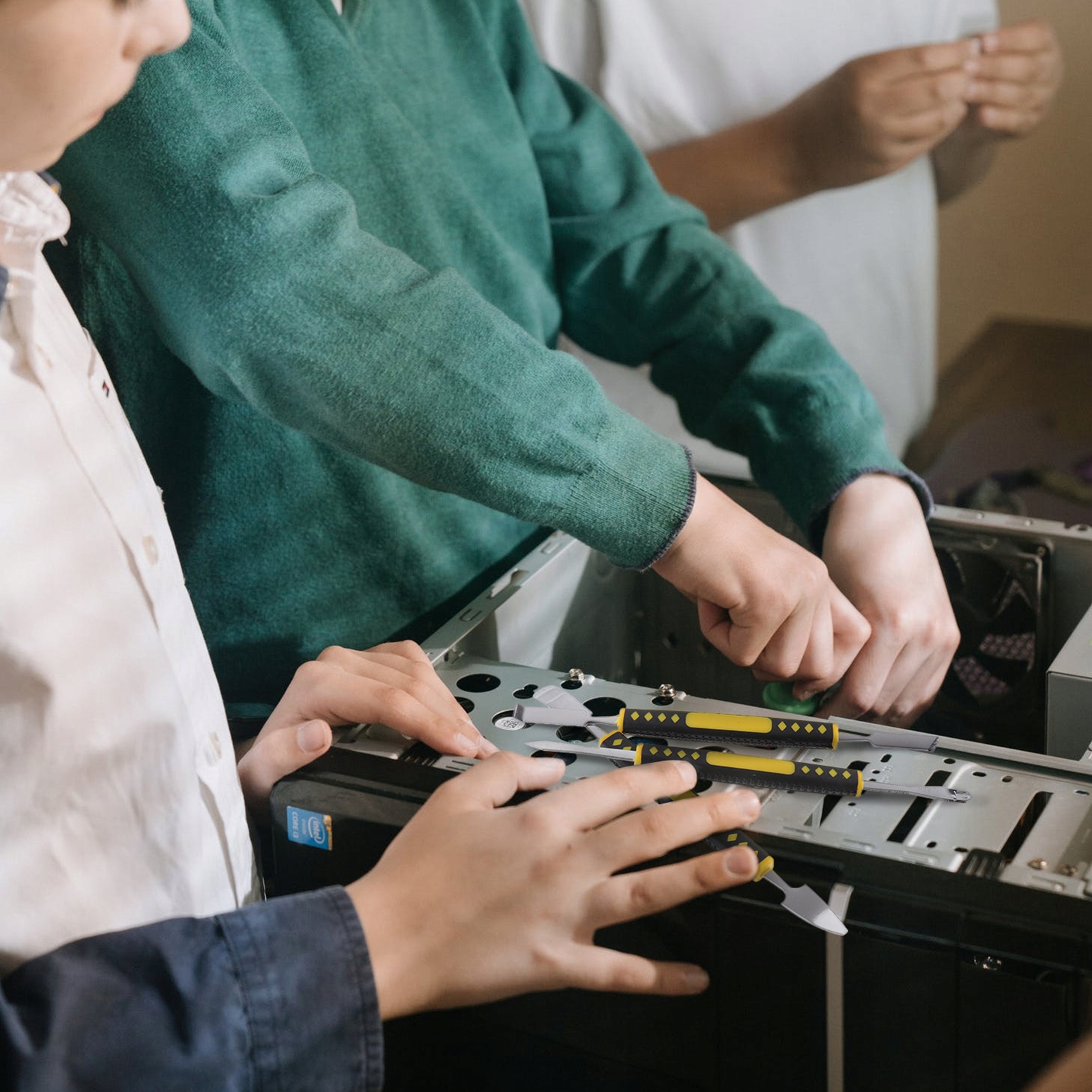 ZESTAW DO NAPRAWY EKRANU LAPTOPA, TELEFONA, METAL Marka Inna