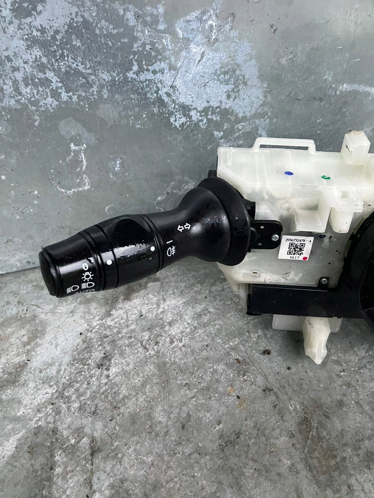 steering wheel levers and controls ring airbag ZOE 255673247R