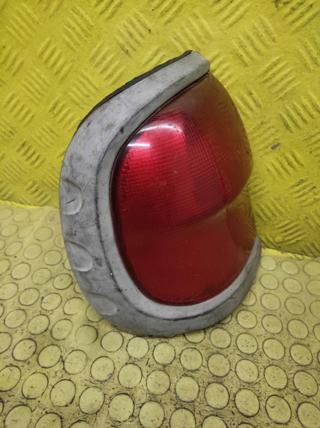 NISSAN TERRANO light left rear part 268550X000