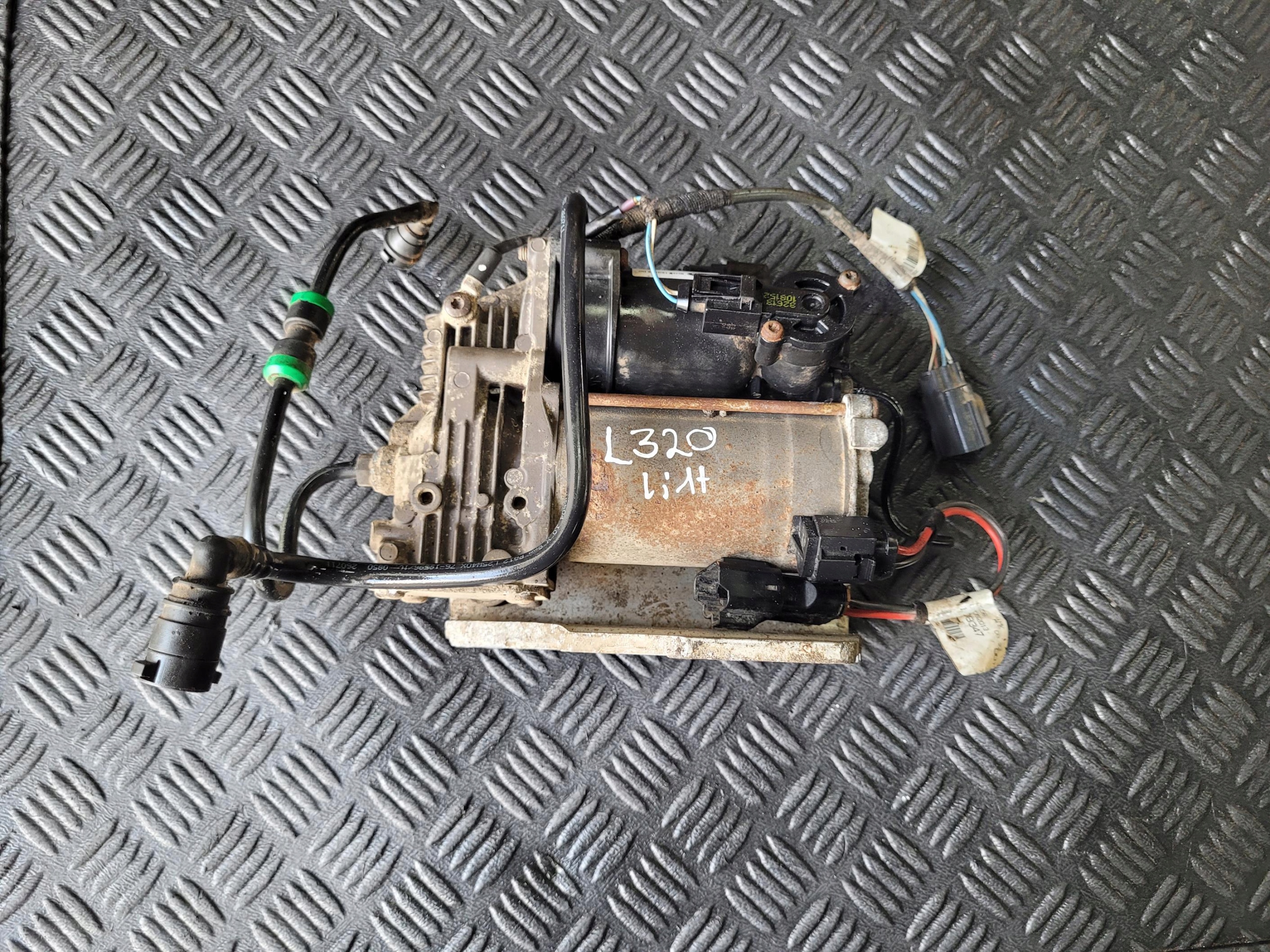compressor; springing BH32-19G525-DC RANGE ROVER III SPORT L320 LIFT 3.0 D