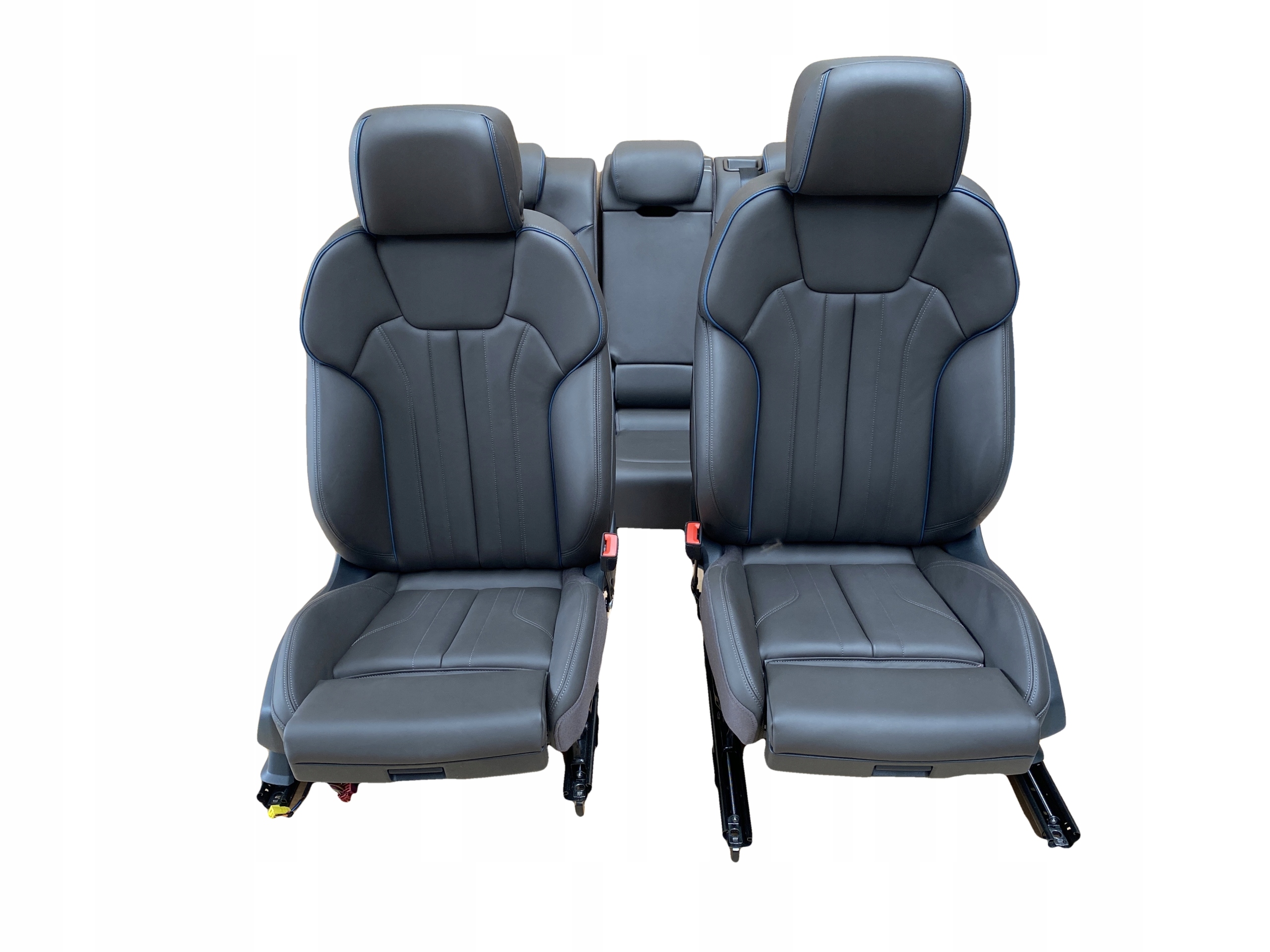 AUDI Q50a КОЖИ СИДЕНЬЯ СИДЕНИЕ