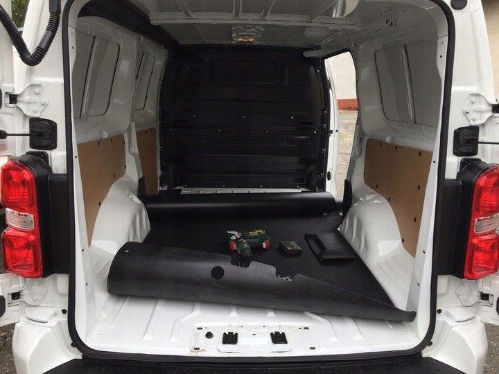 Citroen Jumpy III XL od 2016r. Mata dywanik do bagażnika Kolor czarny