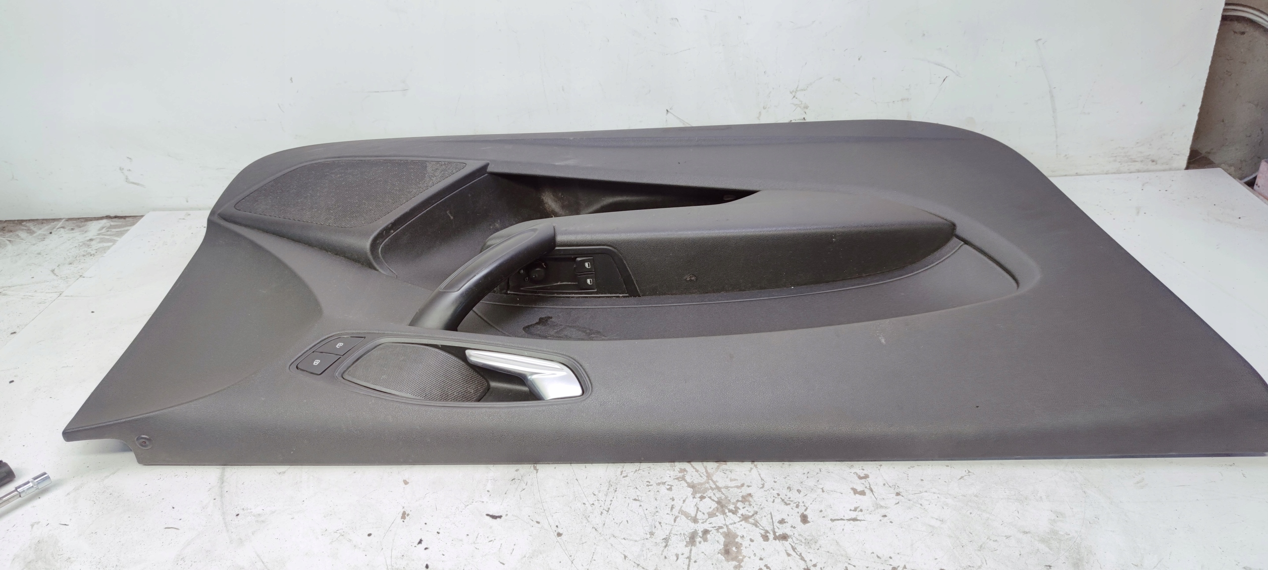 side door left front AUDI A1 3-door 8X1867105A *3*