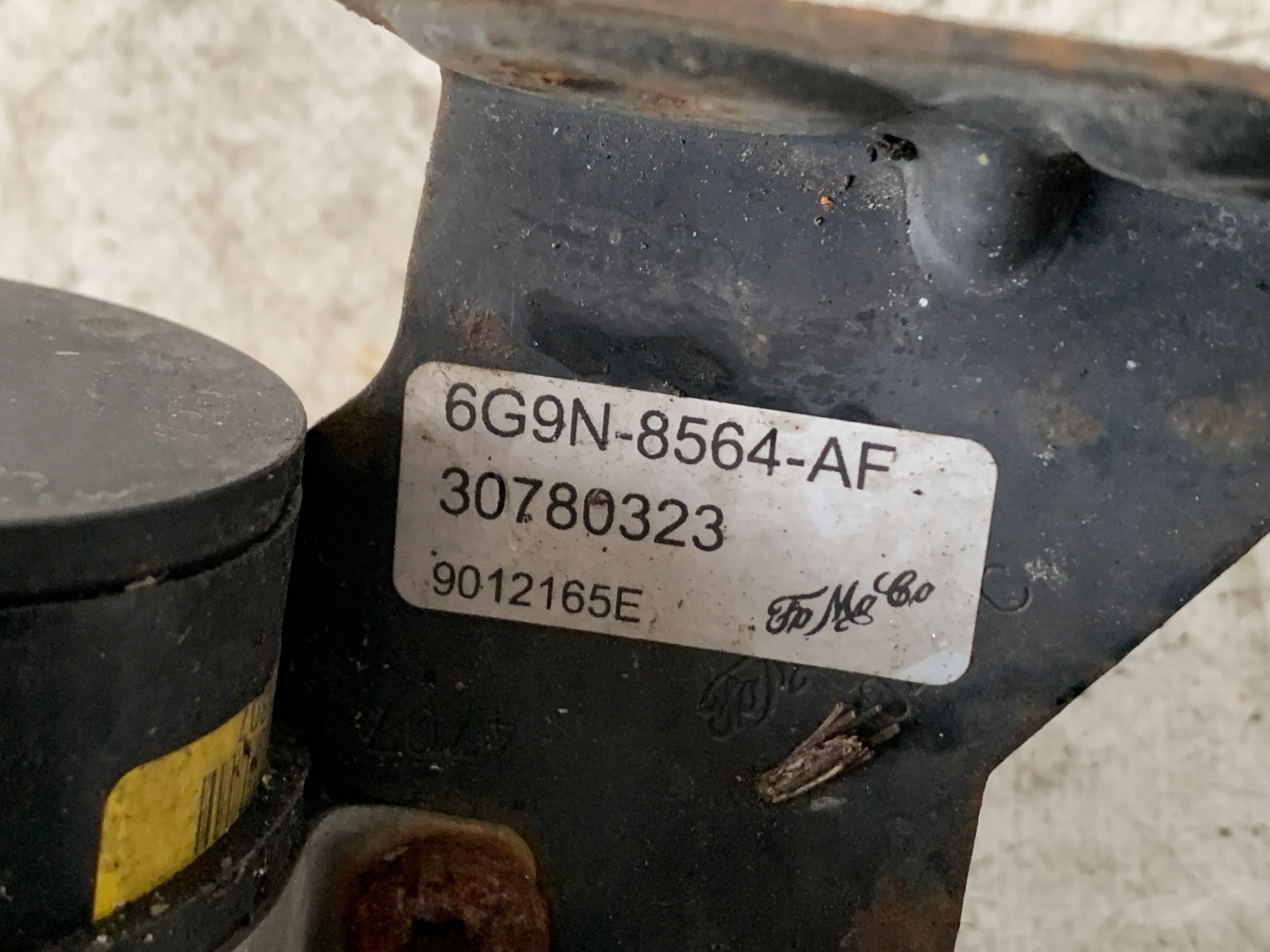 # Pumpa obehu vody FORD VOLVO 6G9N-8564-AF