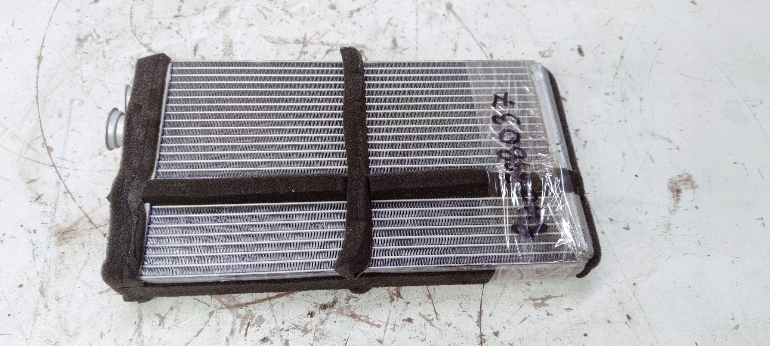 Нагреватель теплообменник AUDI A4 B9 8W0898037