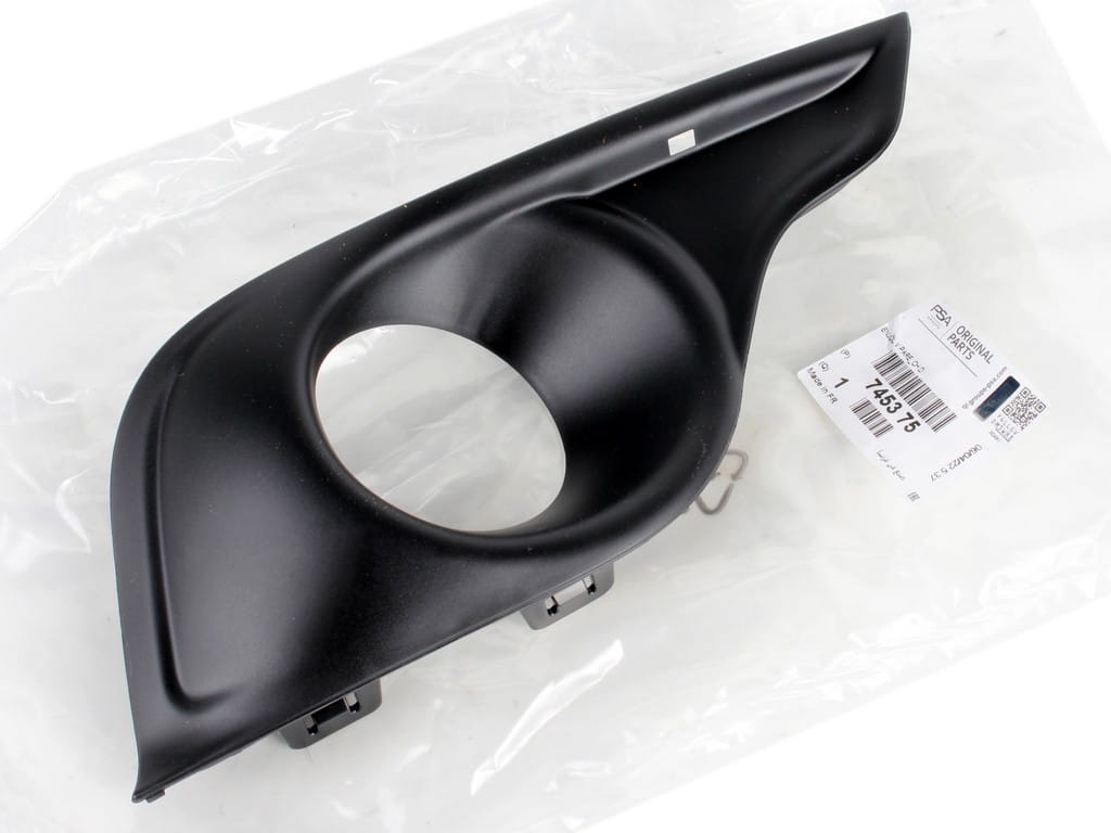 9688186477 745375 - Рамка решетка галогена правая CITROEN DS4 11-15 r.