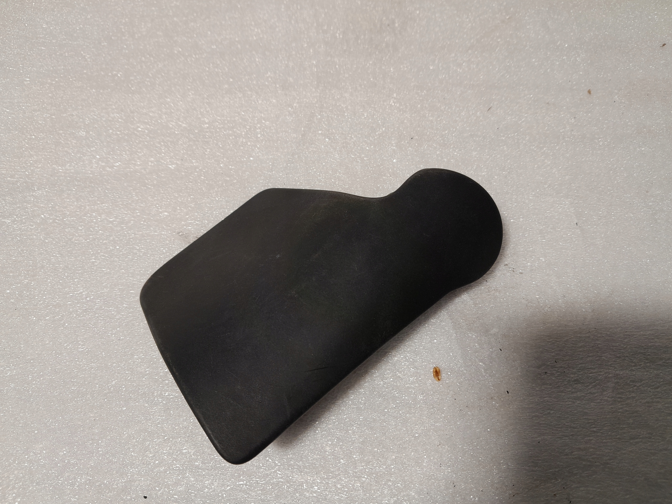 AUDI Q5 II 80A Poignée pour l’ouverture du capot 80B823533C