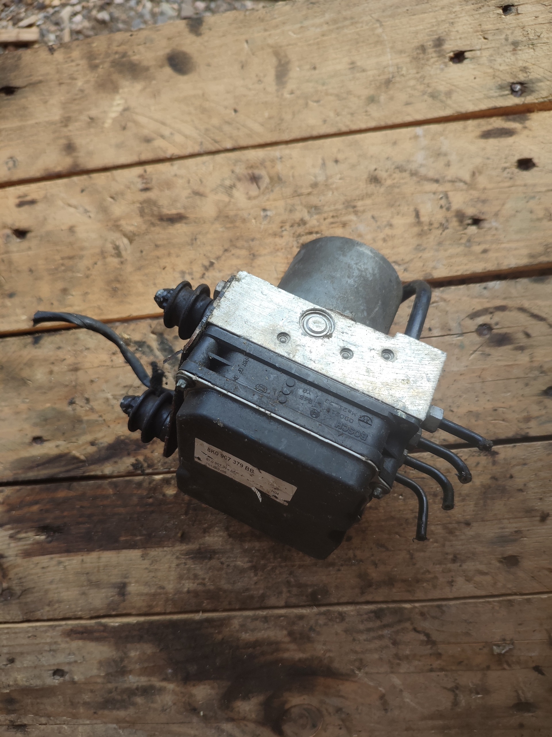 pump control unit ABS AUDI A4 B8 A5 8T 1.8 2.0 TFSI CDH 8K0907379BB