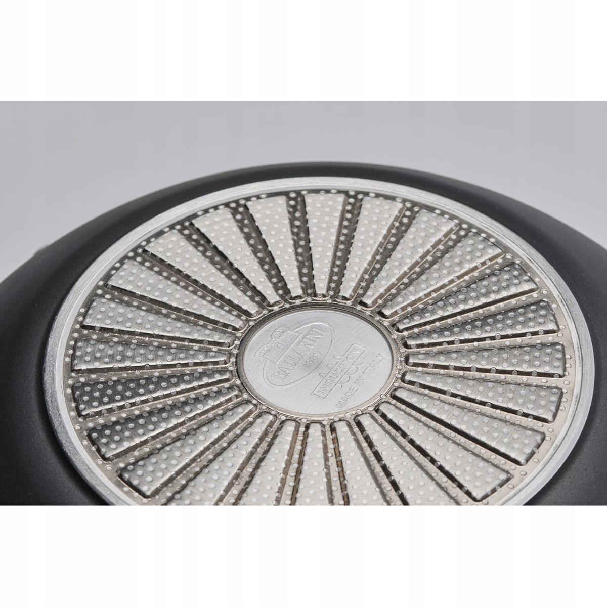 Ballarini Alba tytanowy wok indukcyjny 30 cm Kolor czarny