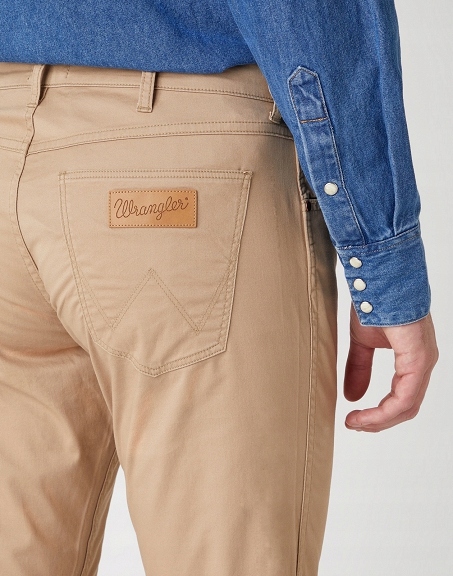 Spodnie Wrangler Greensboro W15QWAX4K W33 L34 Długość nogawki długa