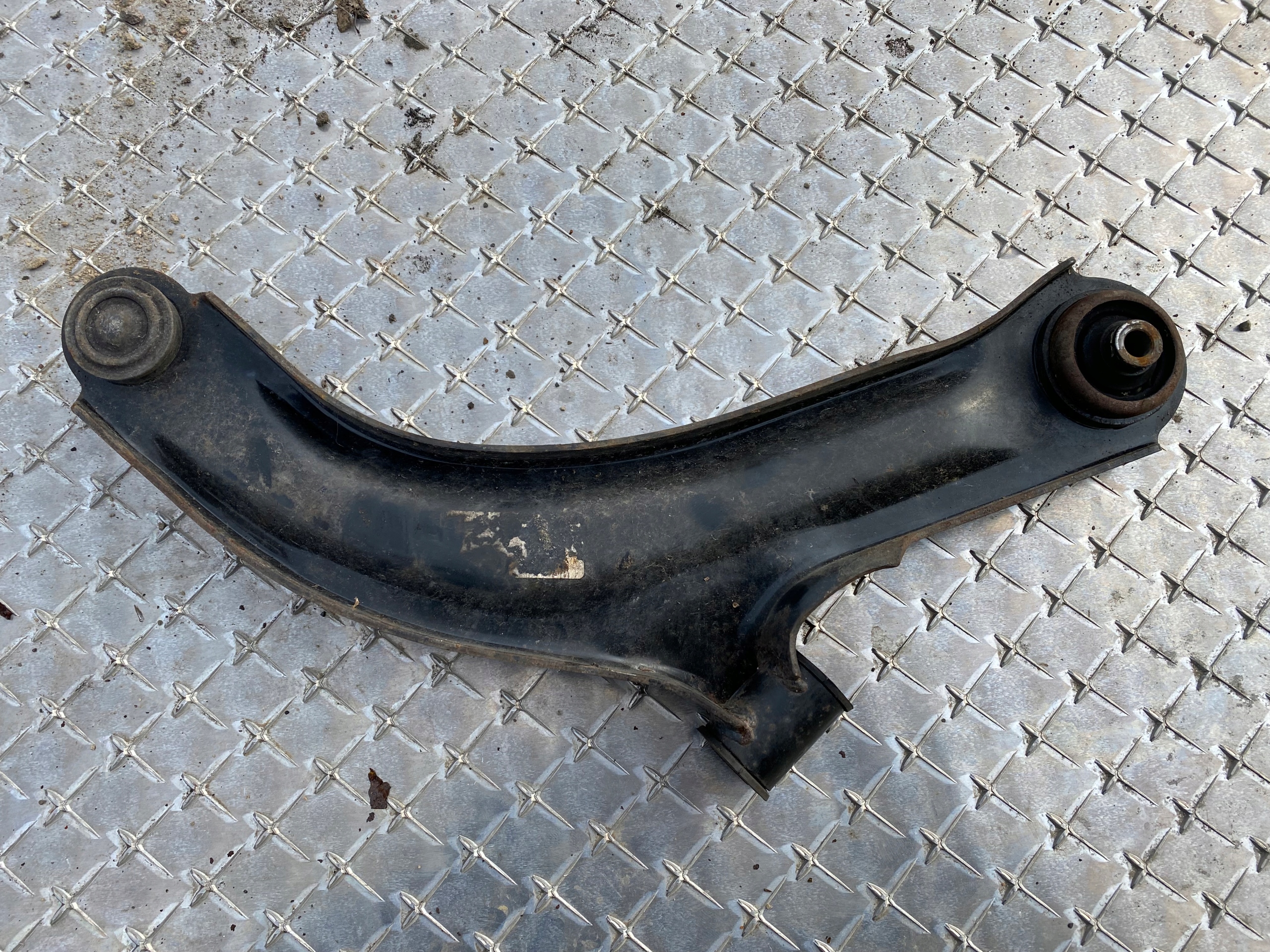 NISSAN NOTE E11 Querlenker links vorne