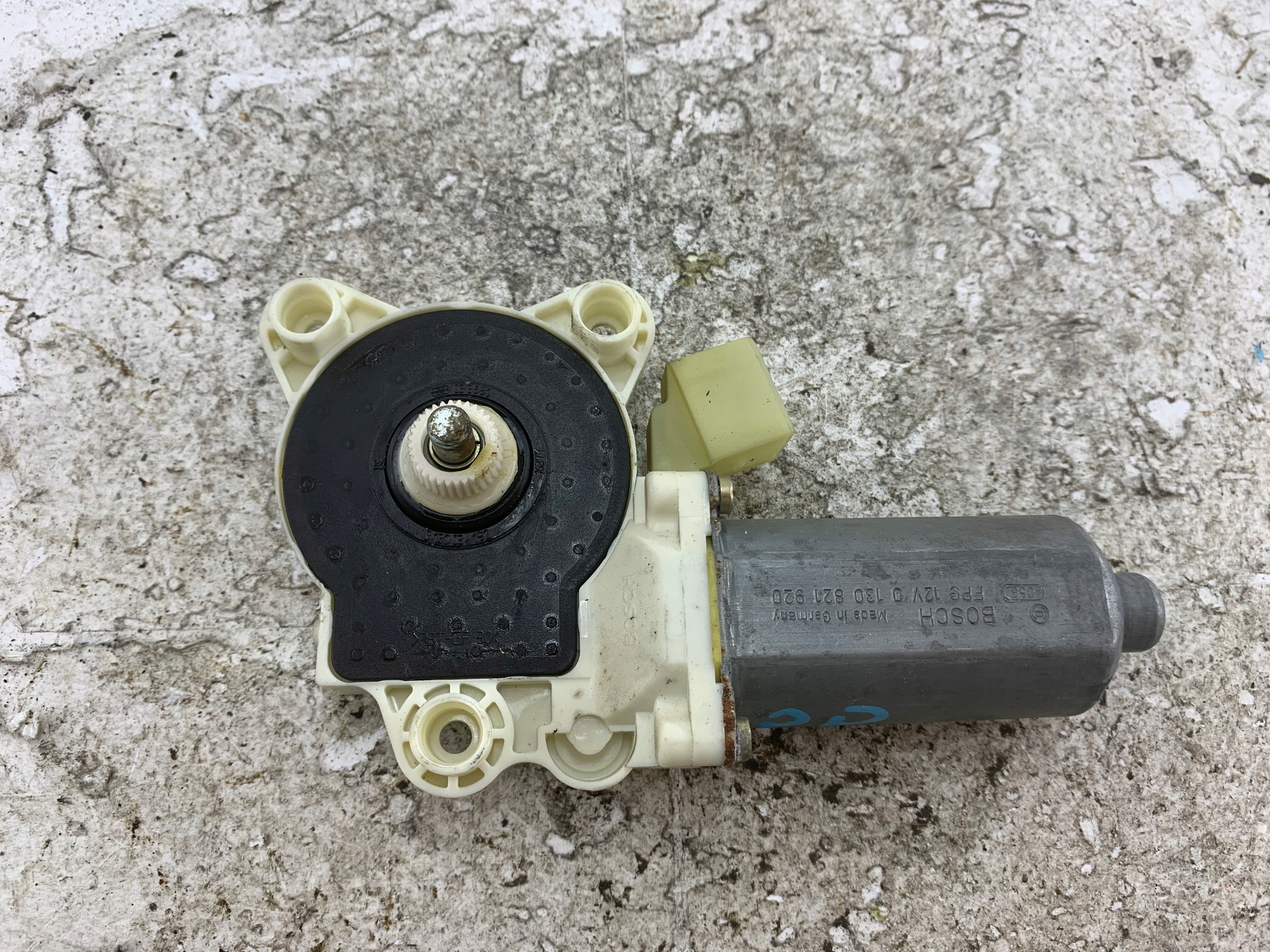 MERCEDES W414 VANEO mini motor windows left front A2308200942
