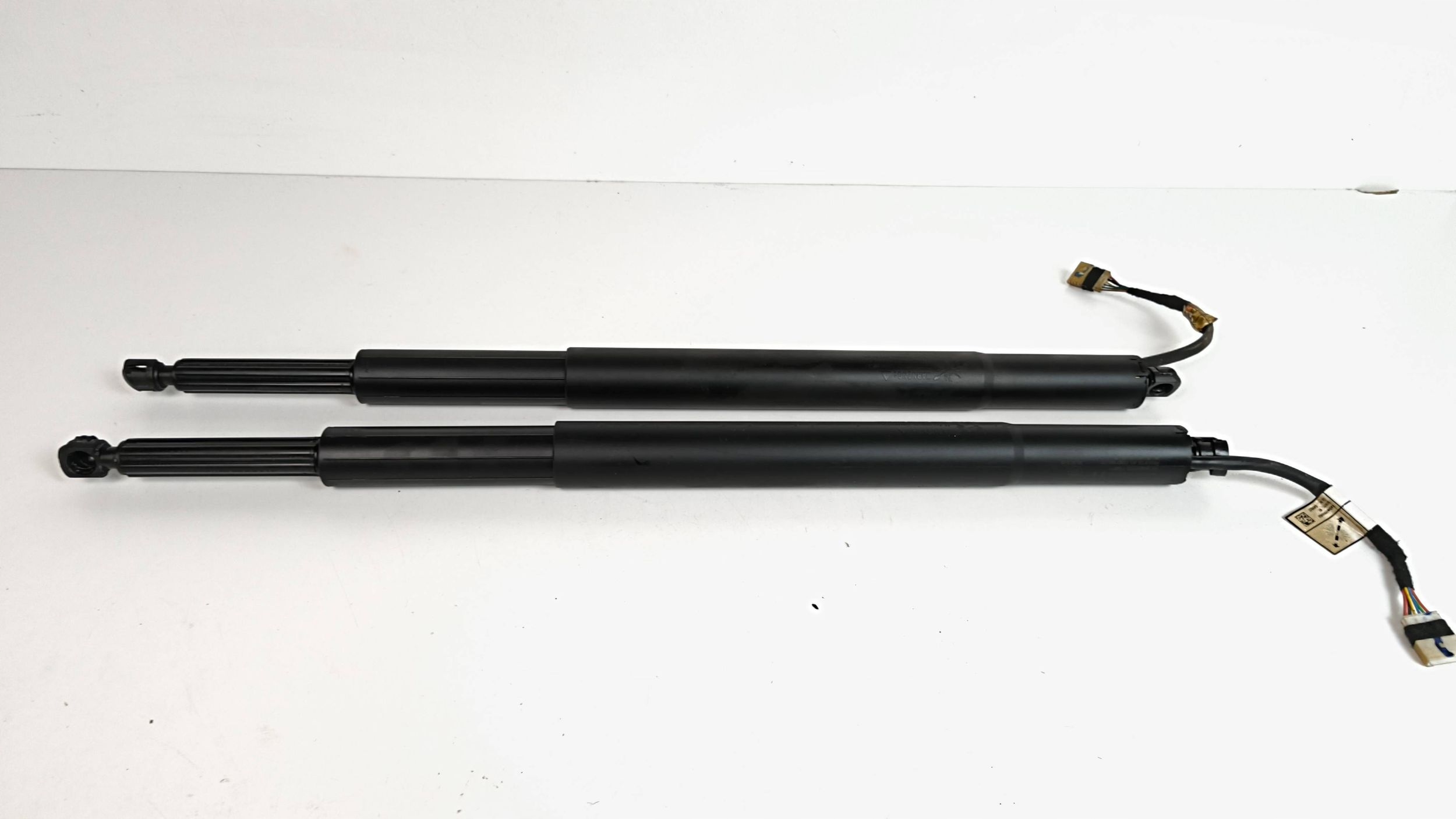 BMW 3 G20 G21 7453413 damper bonnet boot Silowniki