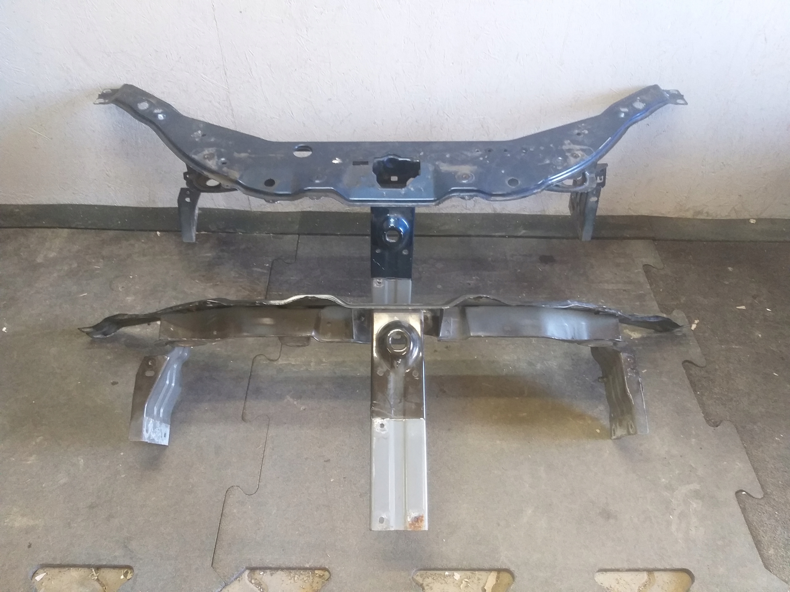 PAS PRZEDNI DACIA LODGY 12-