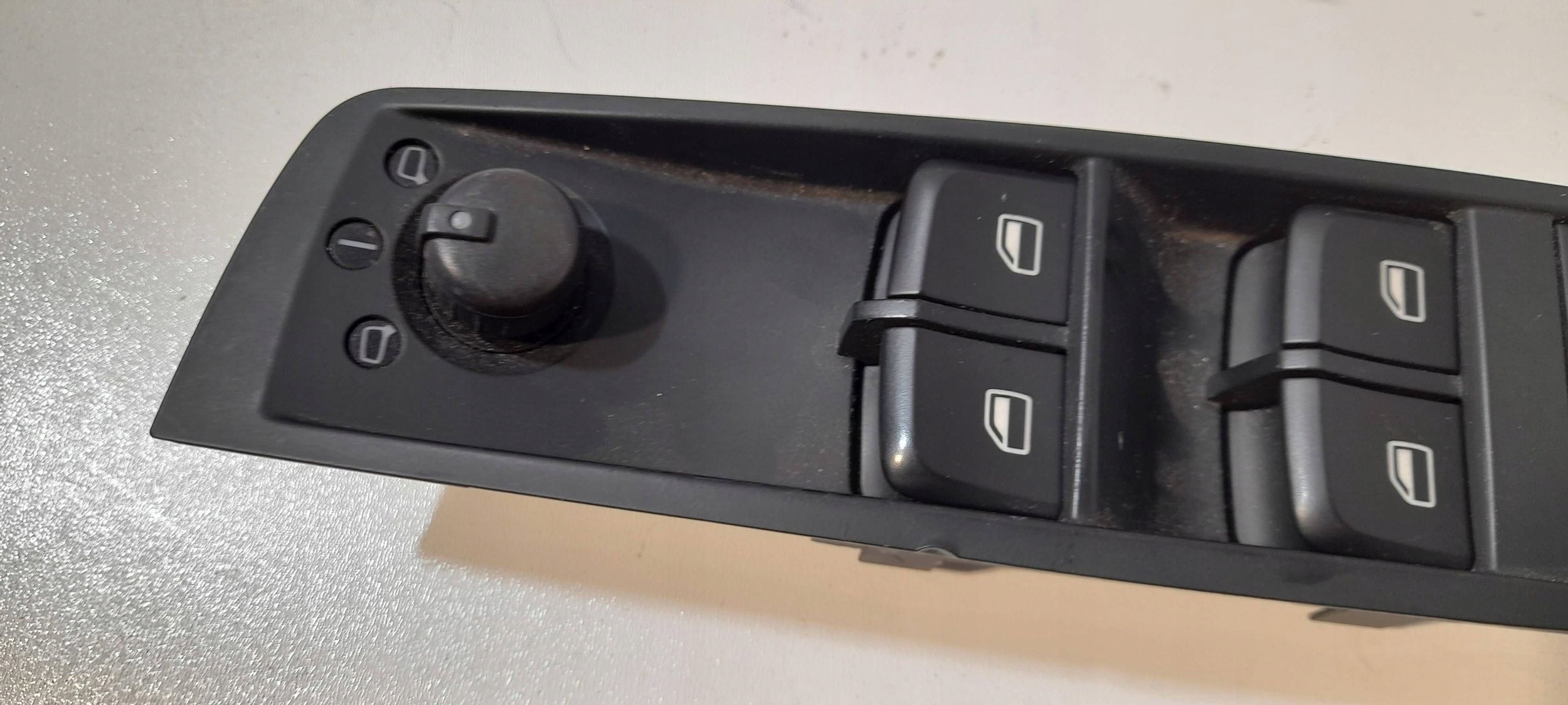 Audi A1 vezérlö panel szyb 8X0959851 (J26)